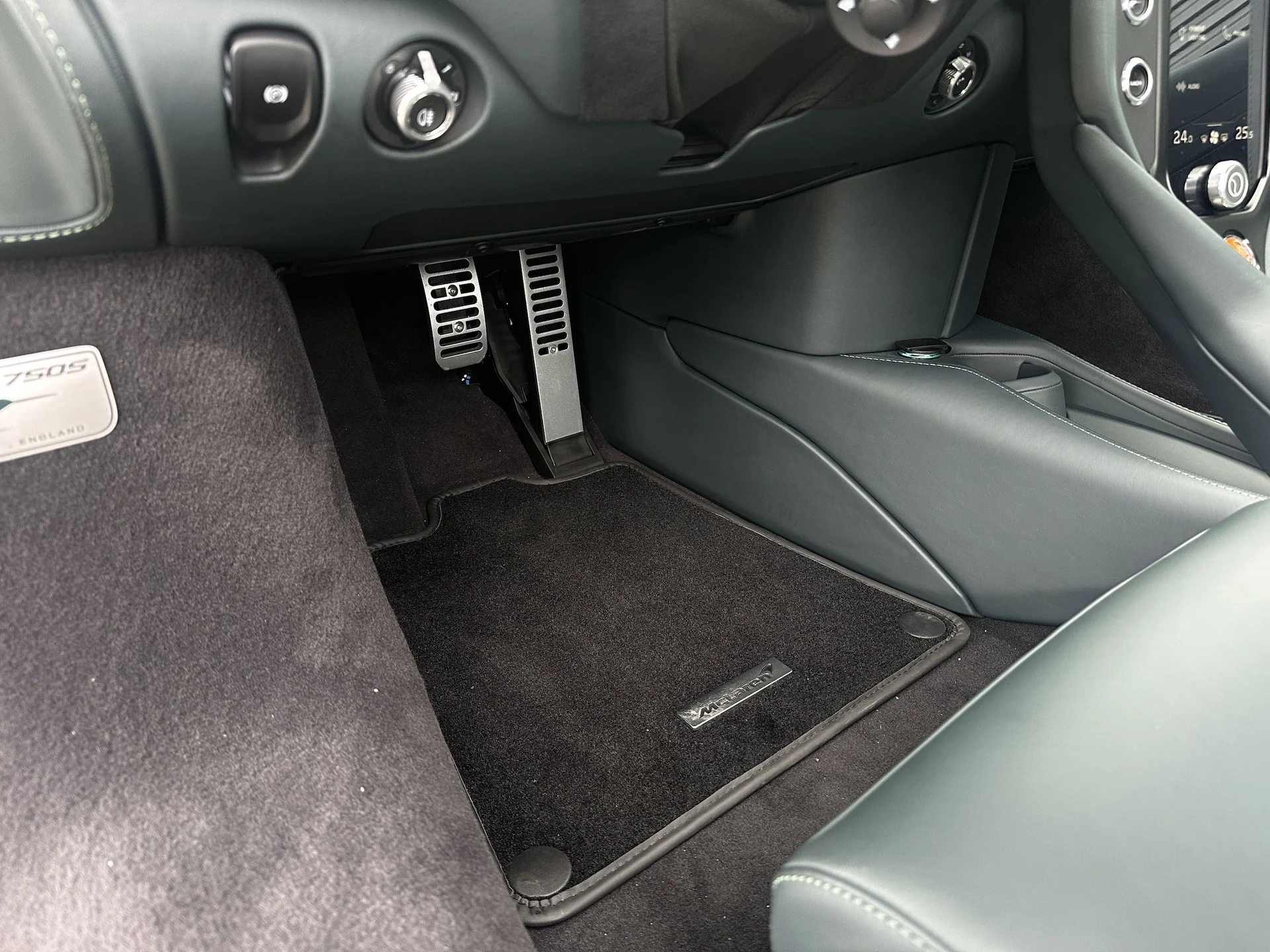 mph058_3690070740_5f55cae7452cf94ba990941ccddc51b2x_f93b69bf88