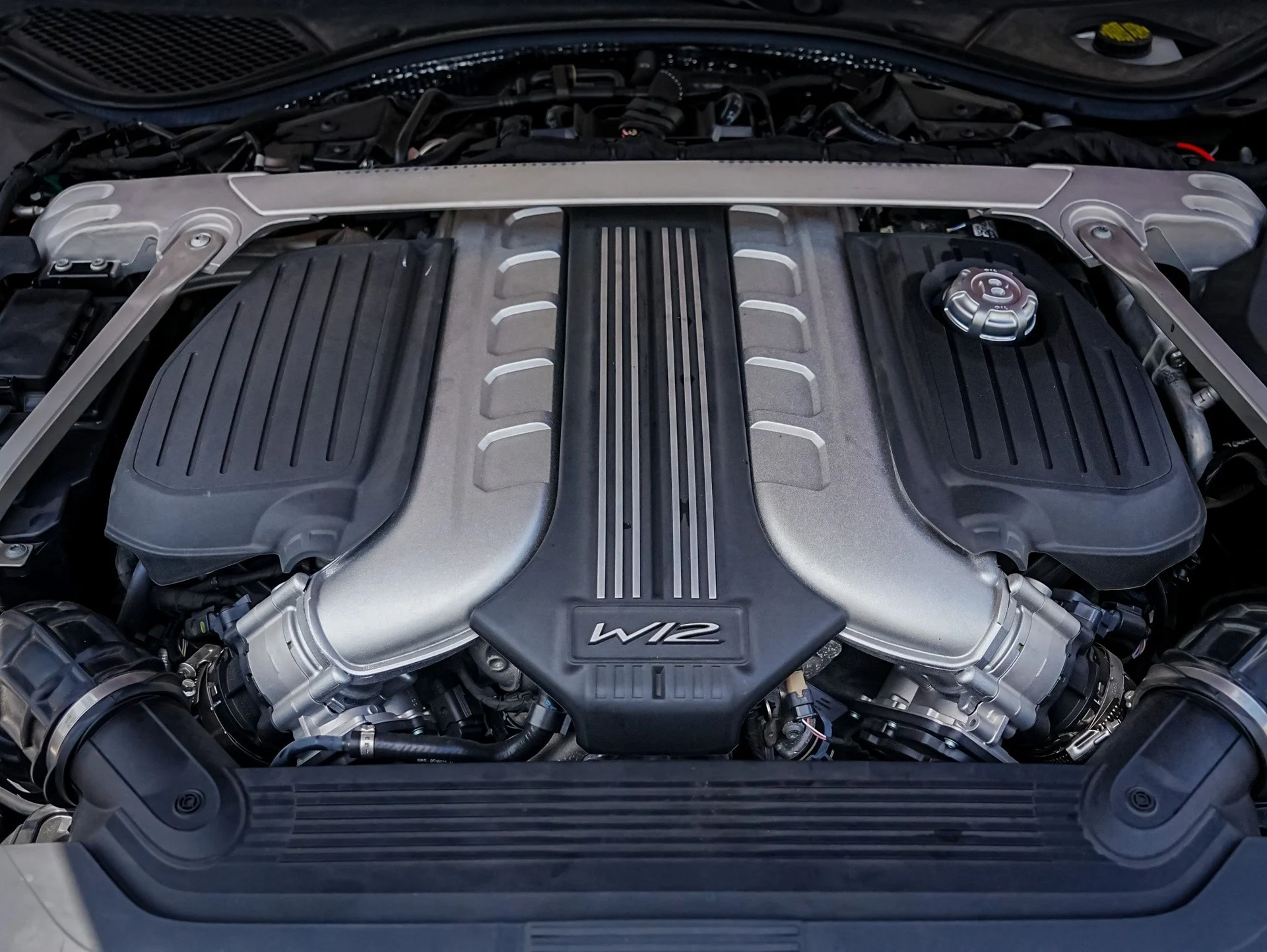 mph058_3765351170_Hi_Tech_Luxury_Imports_LLC_SCBDT_4_ZG_2_PC_008421_image_58_5642f61080