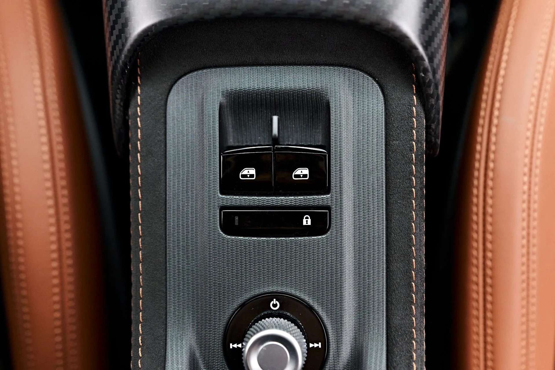 mph058_3772644994_Used_2022_Maserati_MC_20_Base_1740866252_ae6d103c1e
