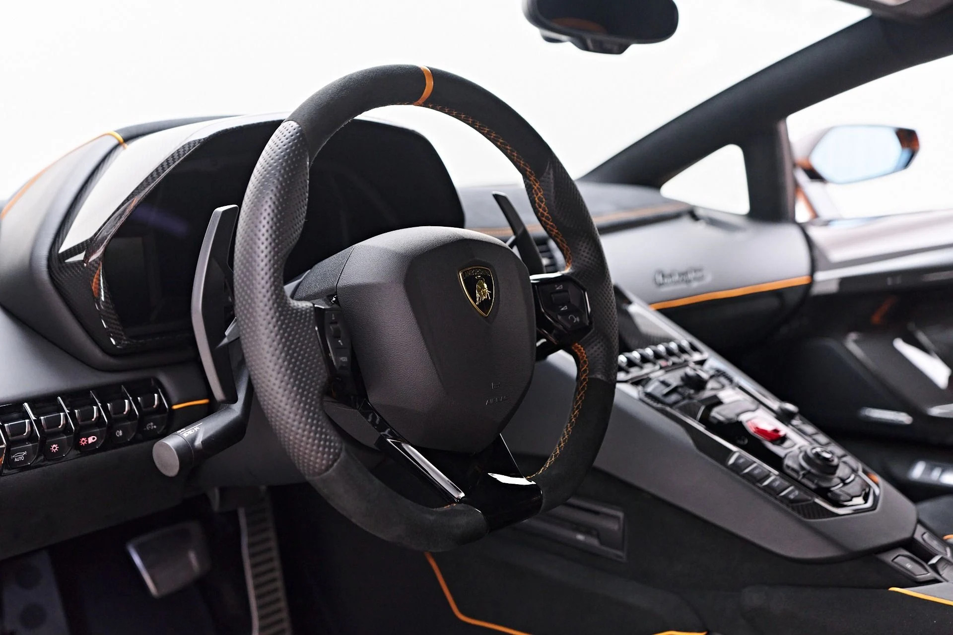 mph058_3781030461_Used_2021_Lamborghini_Aventador_SVJ_Base_1755224573_ea5667f2a7