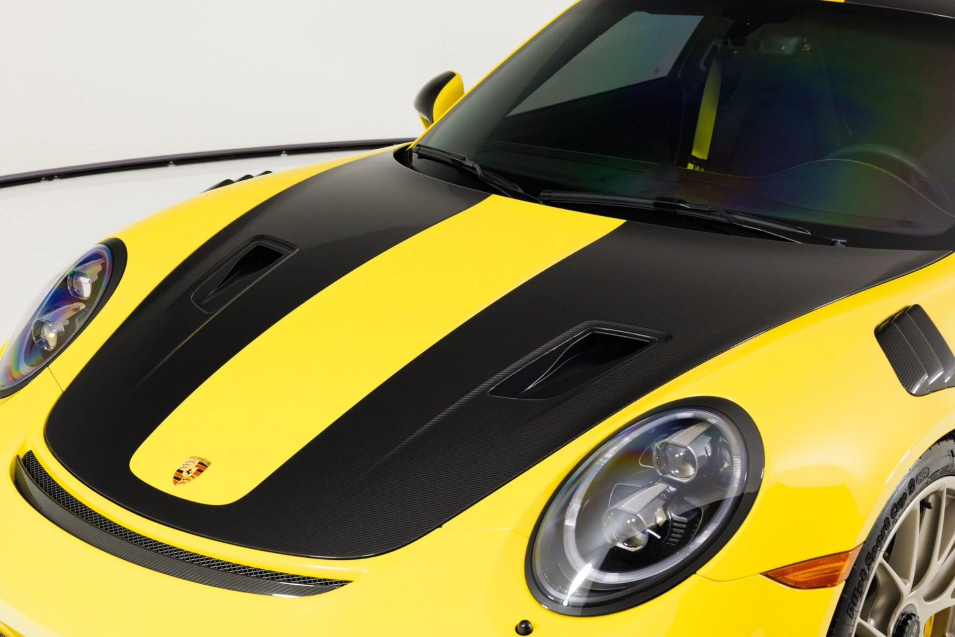 mph058_3783915710_Used_2018_Porsche_911_GT_2_RS_1787778693_bb8e19c4f7