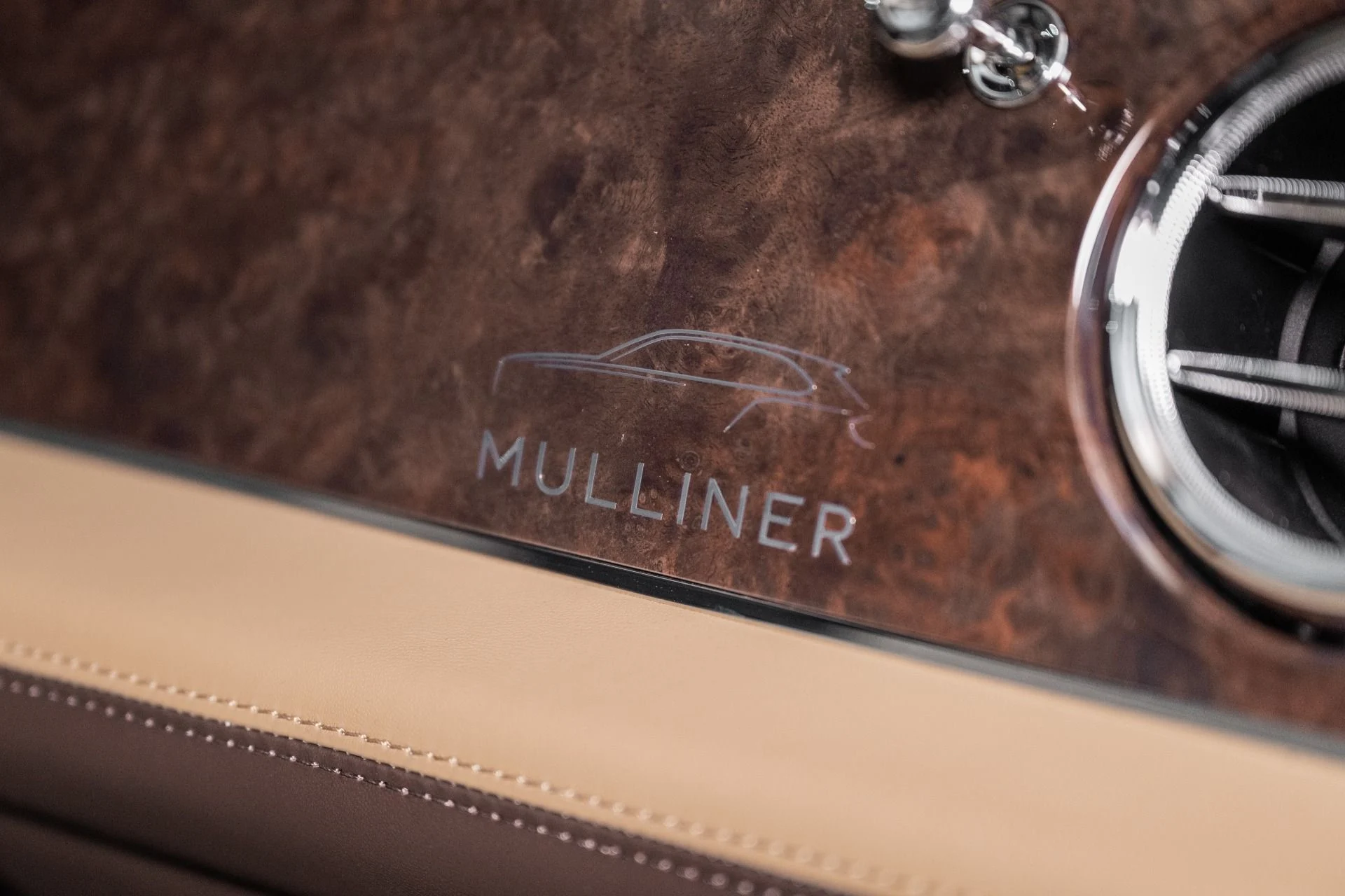 mph058_3853551120_Used_2025_Bentley_Bentayga_EWB_Mulliner_V8_1762964457_1ac471a753