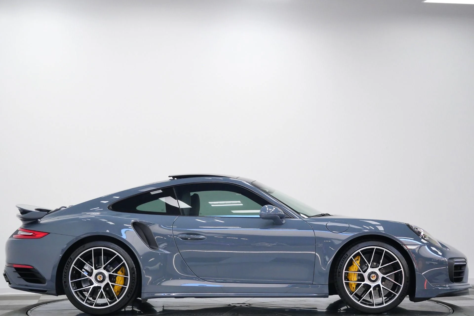 mph058_3901729685_Used_2017_Porsche_911_Turbo_S_Aerokit_Turbo_Burmester_Audio_1781208187_20d21fb151