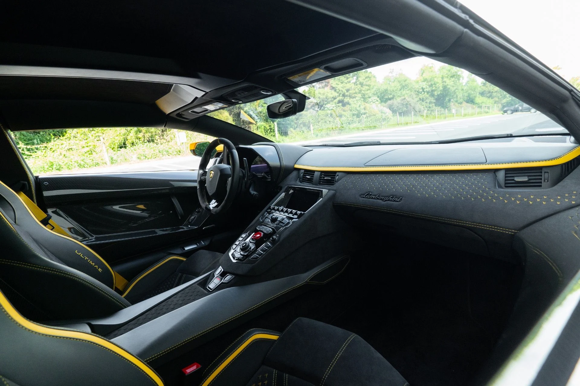 mph058_3929309457_Used_2022_Lamborghini_Aventador_LP_780_4_Ultimae_1757714109_5bfd7b2ebd