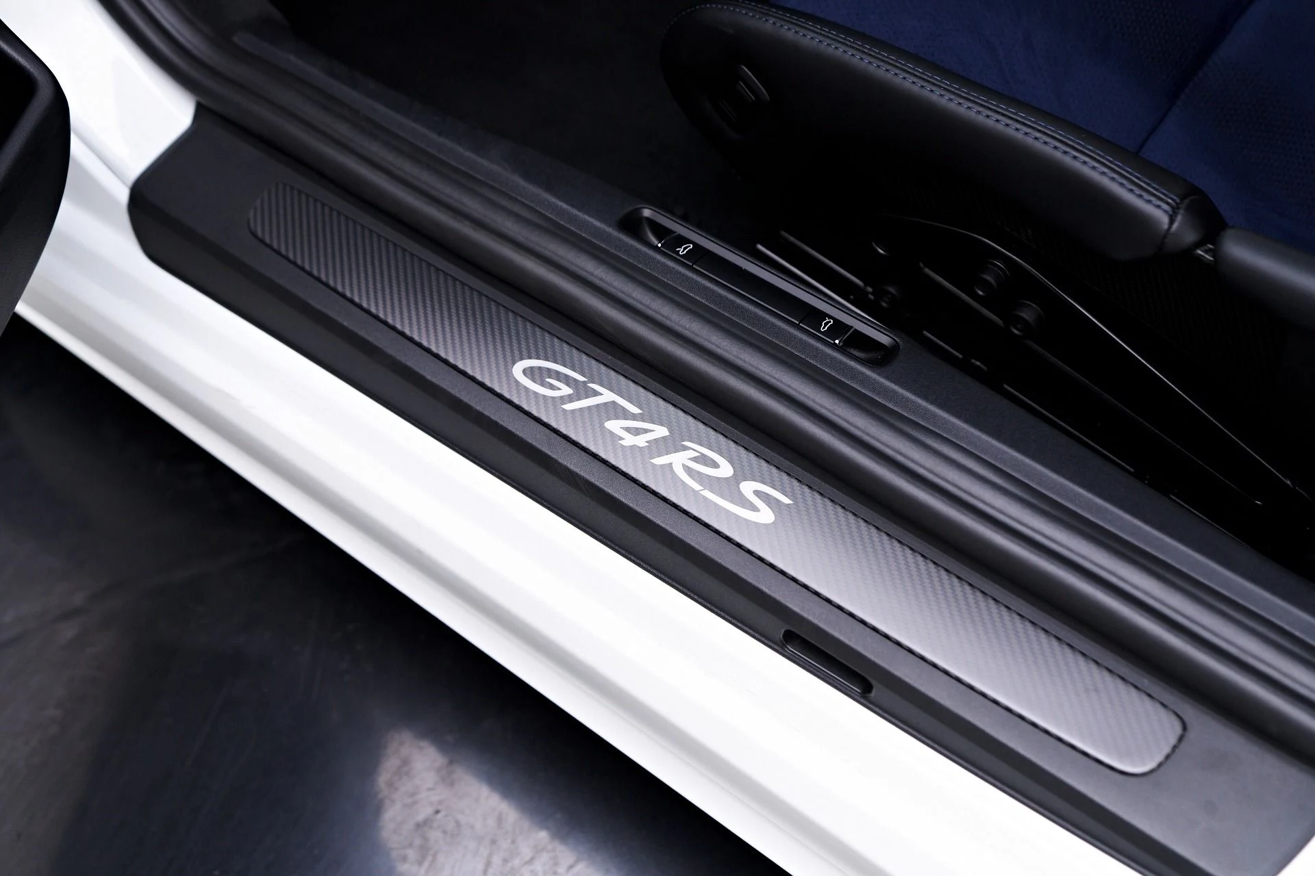 mph058_3943666321_Used_2025_Porsche_718_Cayman_GT_4_RS_1754674090_f69edcb4ca