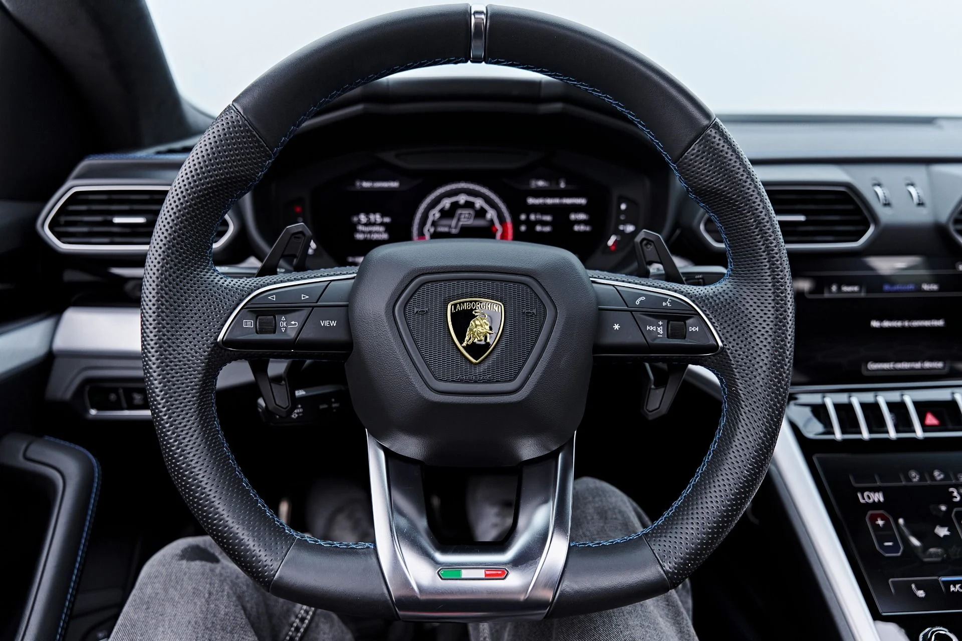 mph058_3946542747_Used_2020_Lamborghini_Urus_Base_1790959141_caa29e0131