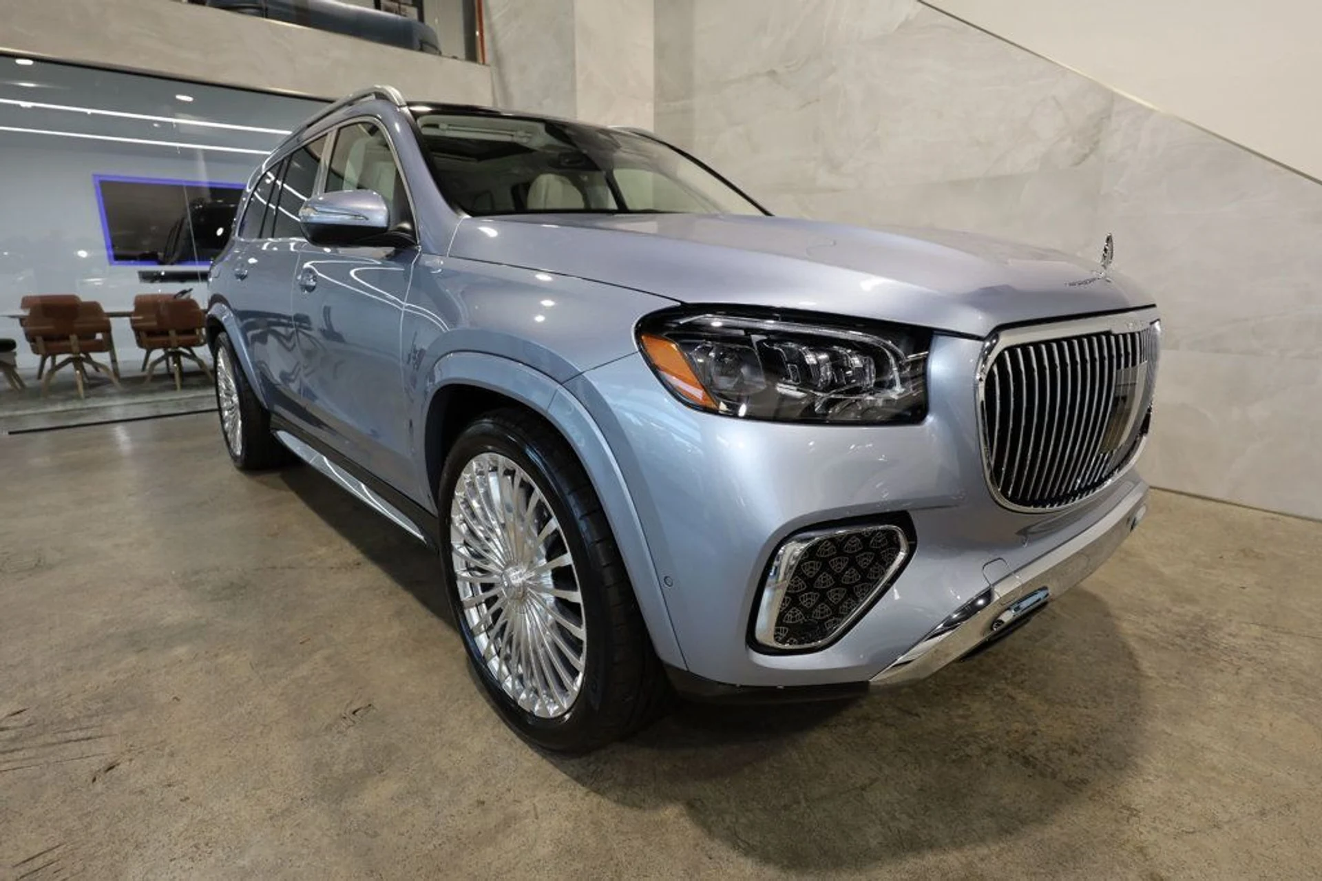 mph058_3980349522_used_2025_mercedes_benz_gls_maybachgls6004maticsuv_6305_23033193_59_1024_8b6f2a7b1a
