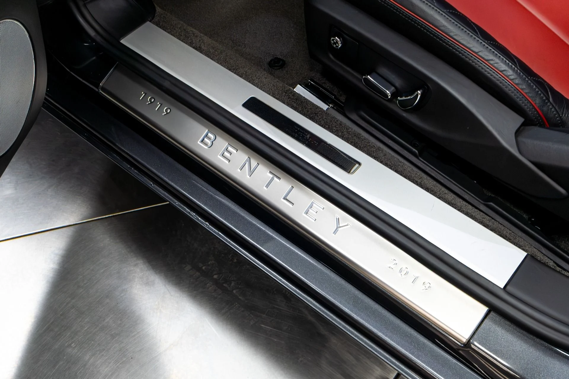 mph058_401055211_Used_2020_Bentley_Continental_GT_V8_1775255845_aea4aff251