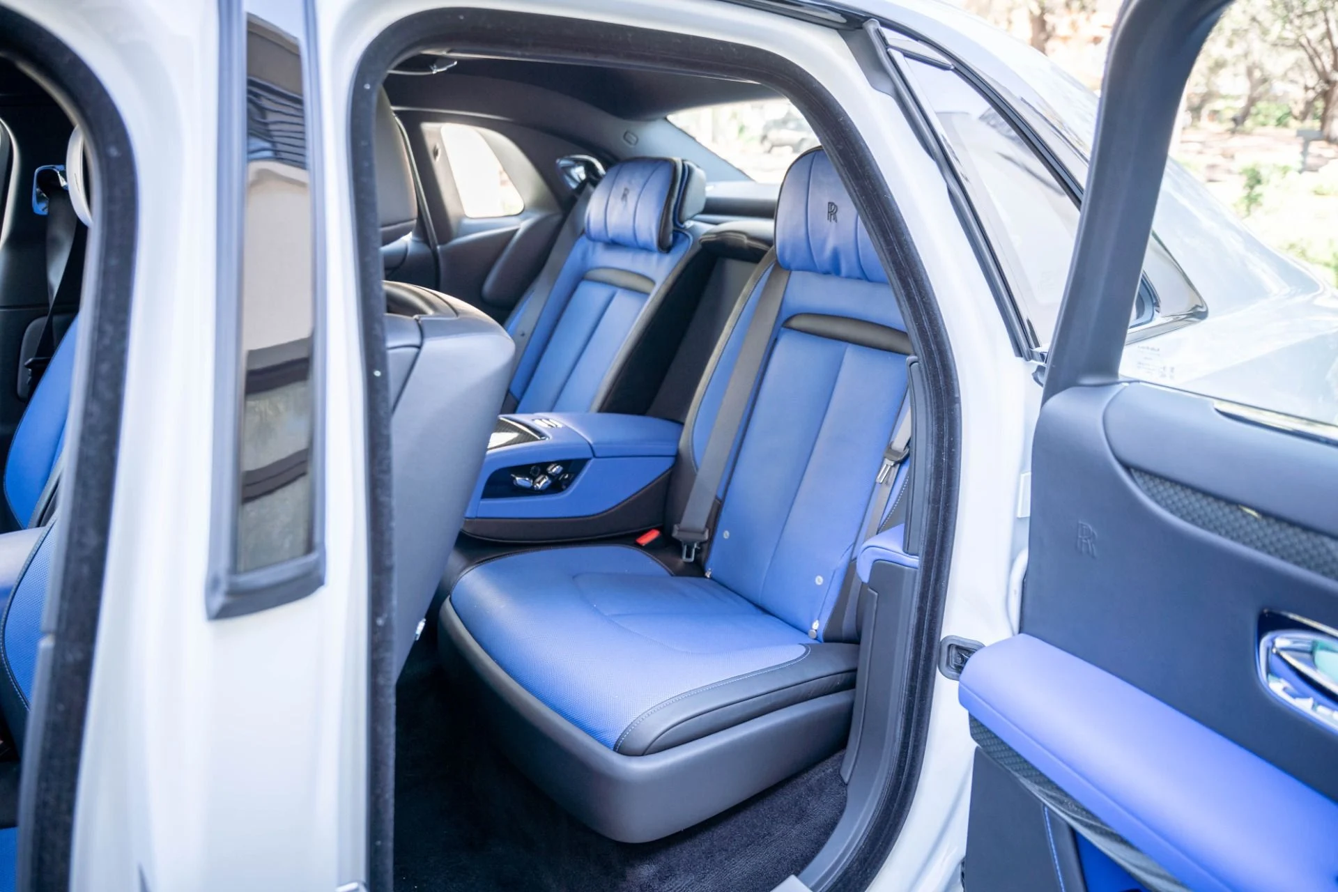 mph058_4014241046_Used_2022_Rolls_Royce_Black_Badge_Ghost_1772144627_ae7e889fd2