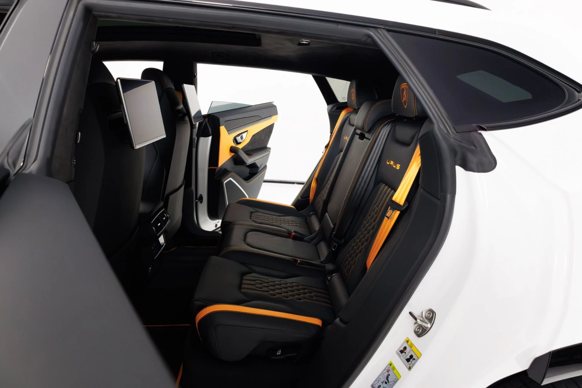 mph058_4059798155_Used_2024_Lamborghini_Urus_S_1775674860_5d1324afa3