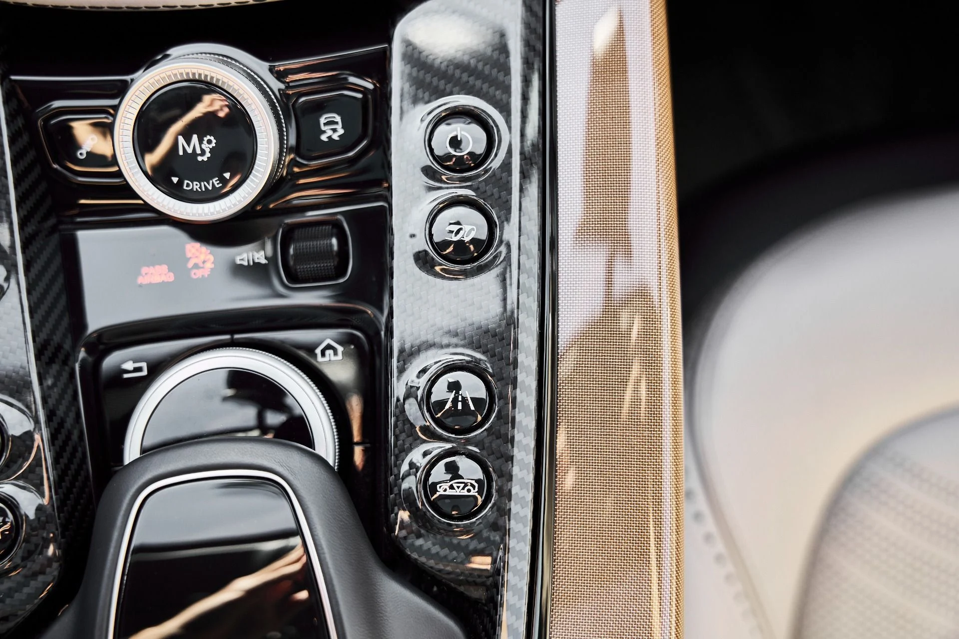 mph058_4080954377_Used_2023_Aston_Martin_DBX_707_1774652485_c9b217113d