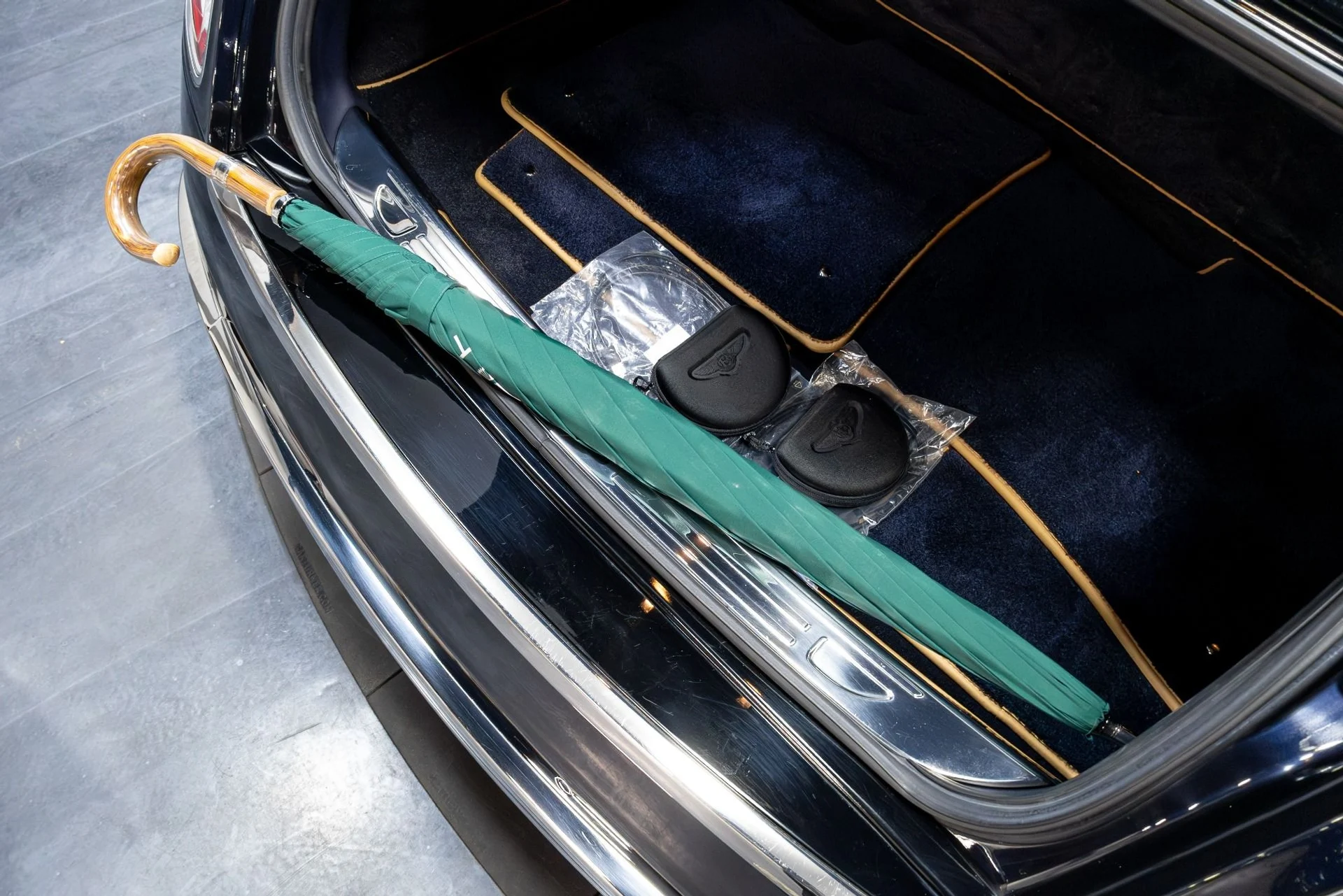 mph058_40814766_Used_2017_Bentley_Mulsanne_1775514187_e65c891a93