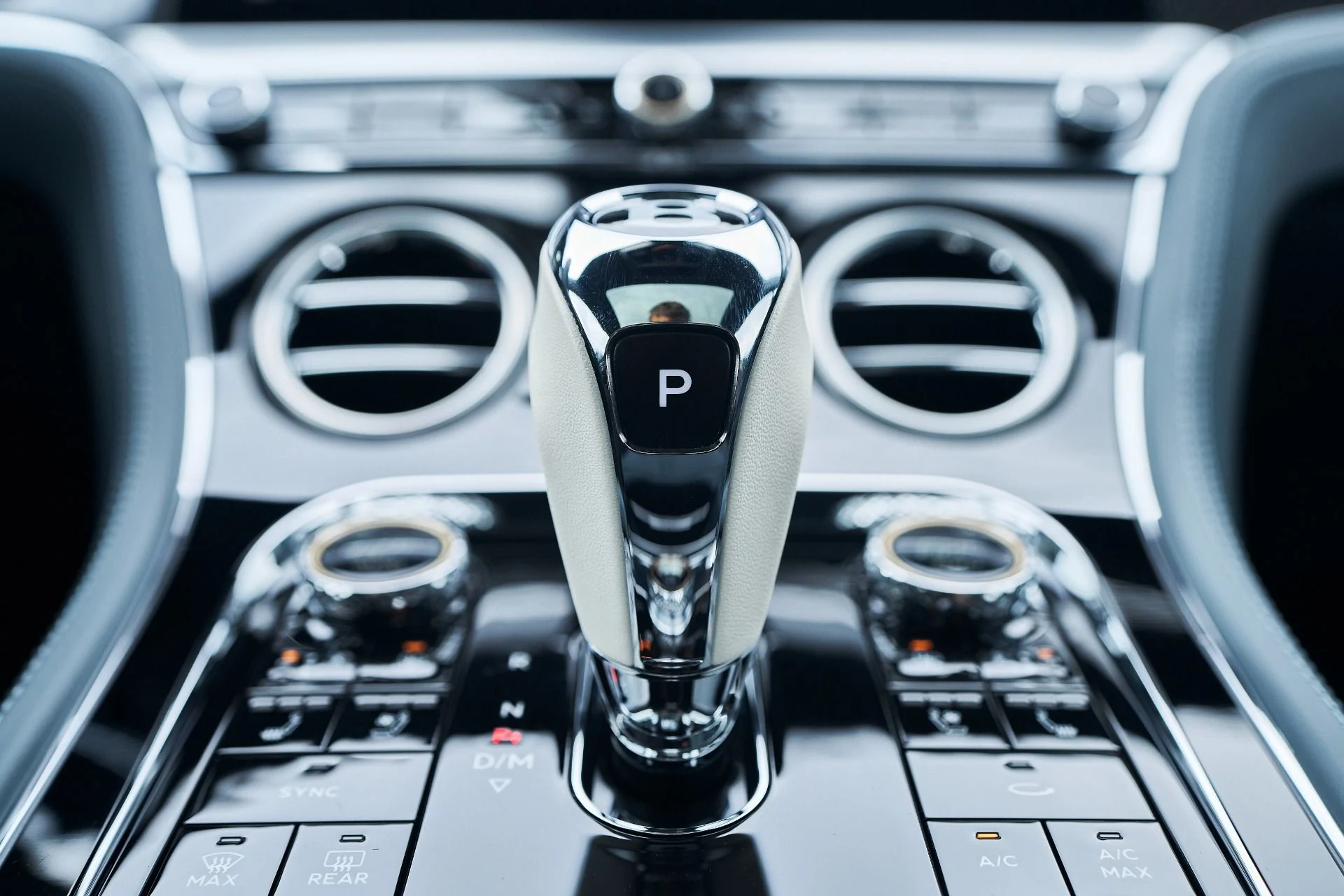 mph058_4102119904_Used_2023_Bentley_Continental_GT_Azure_1761756046_d638b1d34f