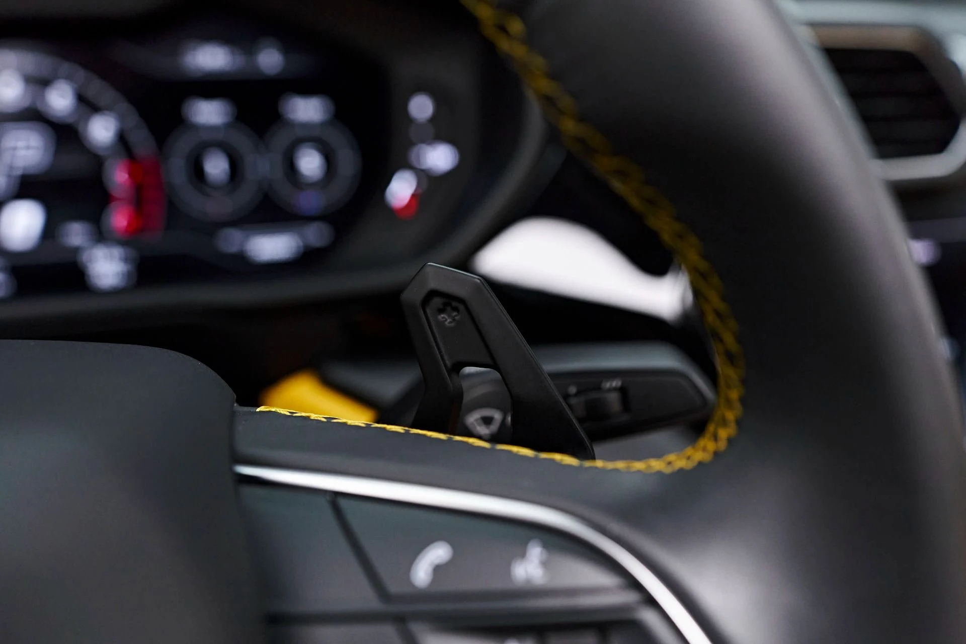 mph058_4122510265_Used_2022_Lamborghini_Urus_1714440387_014c4081bf