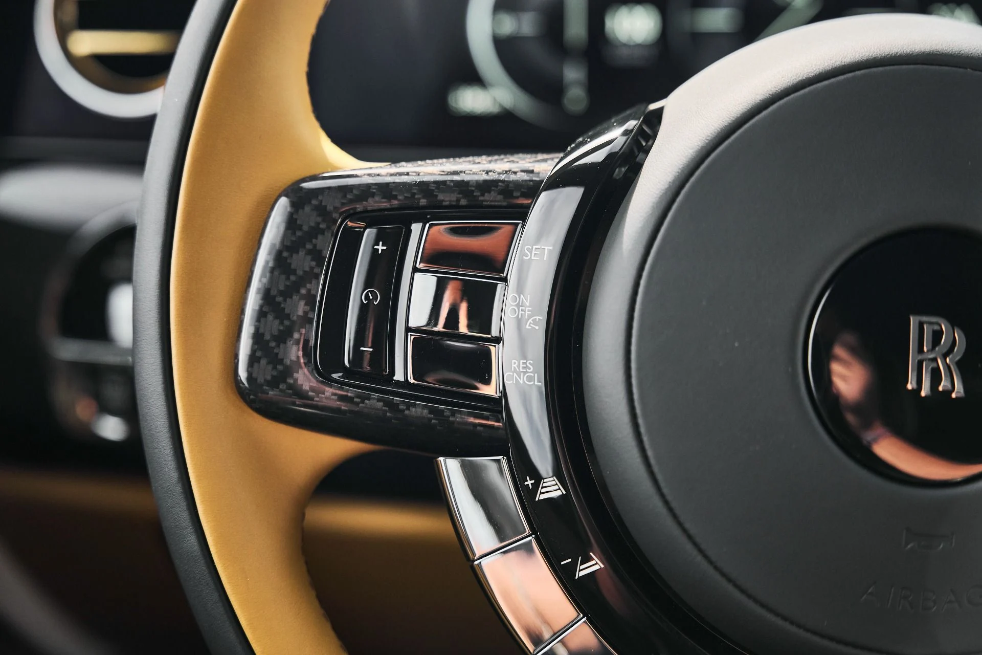 mph058_4161255902_Used_2026_Rolls_Royce_Cullinan_Black_Badge_1776556088_aa03ef678e