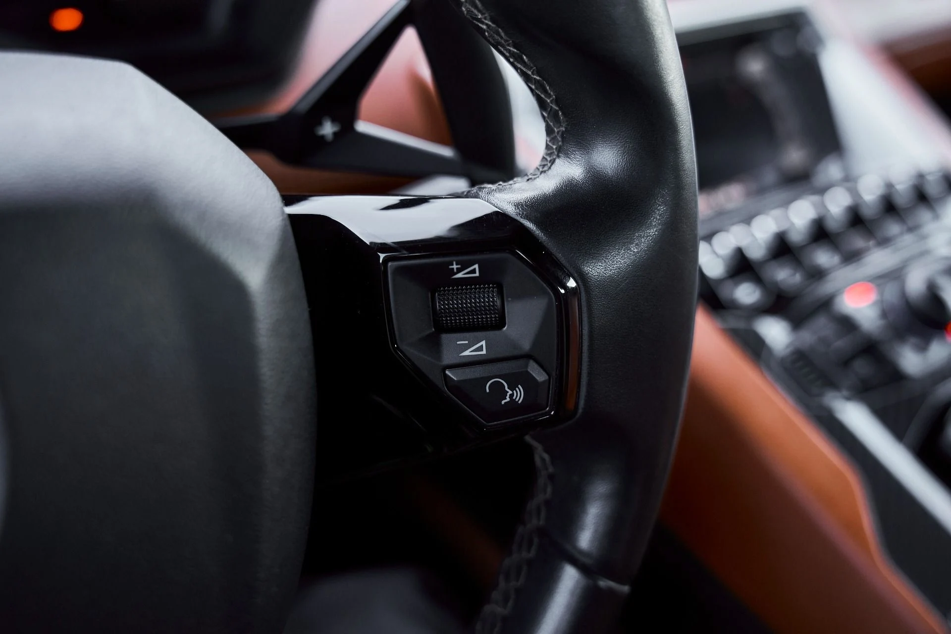 mph058_4179659887_Used_2018_Lamborghini_Aventador_S_Base_1773191879_f9908d190f