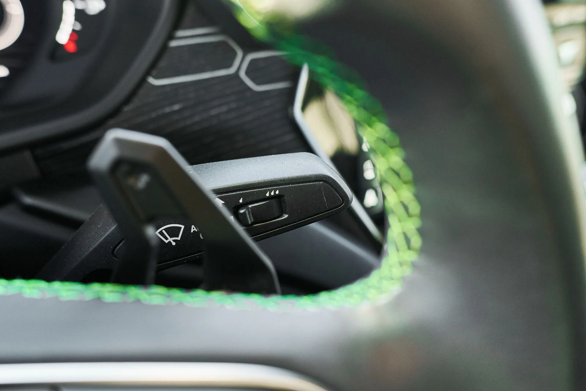 mph058_4181916036_Used_2021_Lamborghini_Urus_1765854555_a3e8048df9