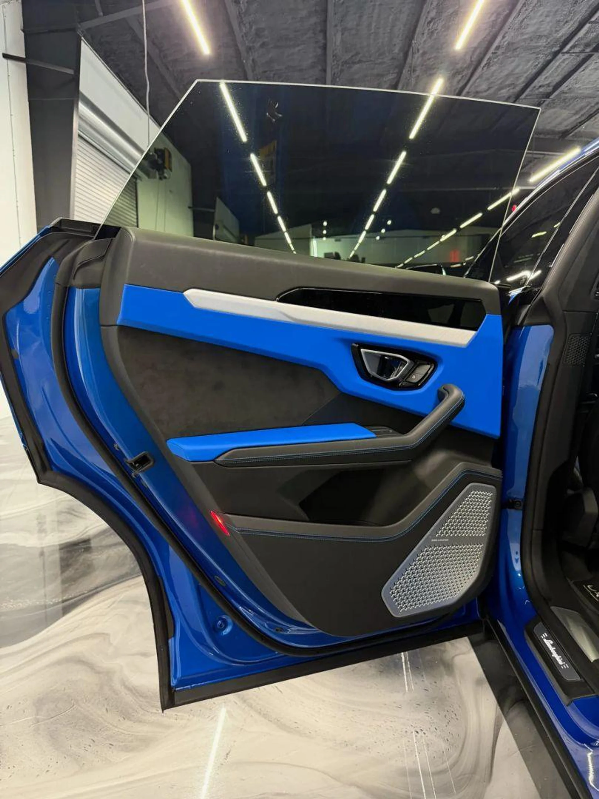 mph058_4218683960_Used_2019_Lamborghini_Urus_Sport_Utility_4_D_1784105703_67ab57cea6