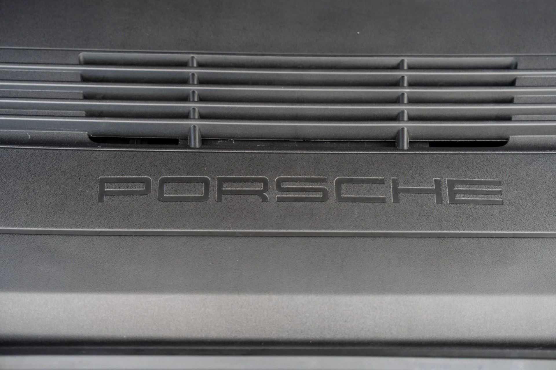 mph058_441392435_Used_2018_Porsche_911_GT_2_RS_1782839837_d7785aee1e