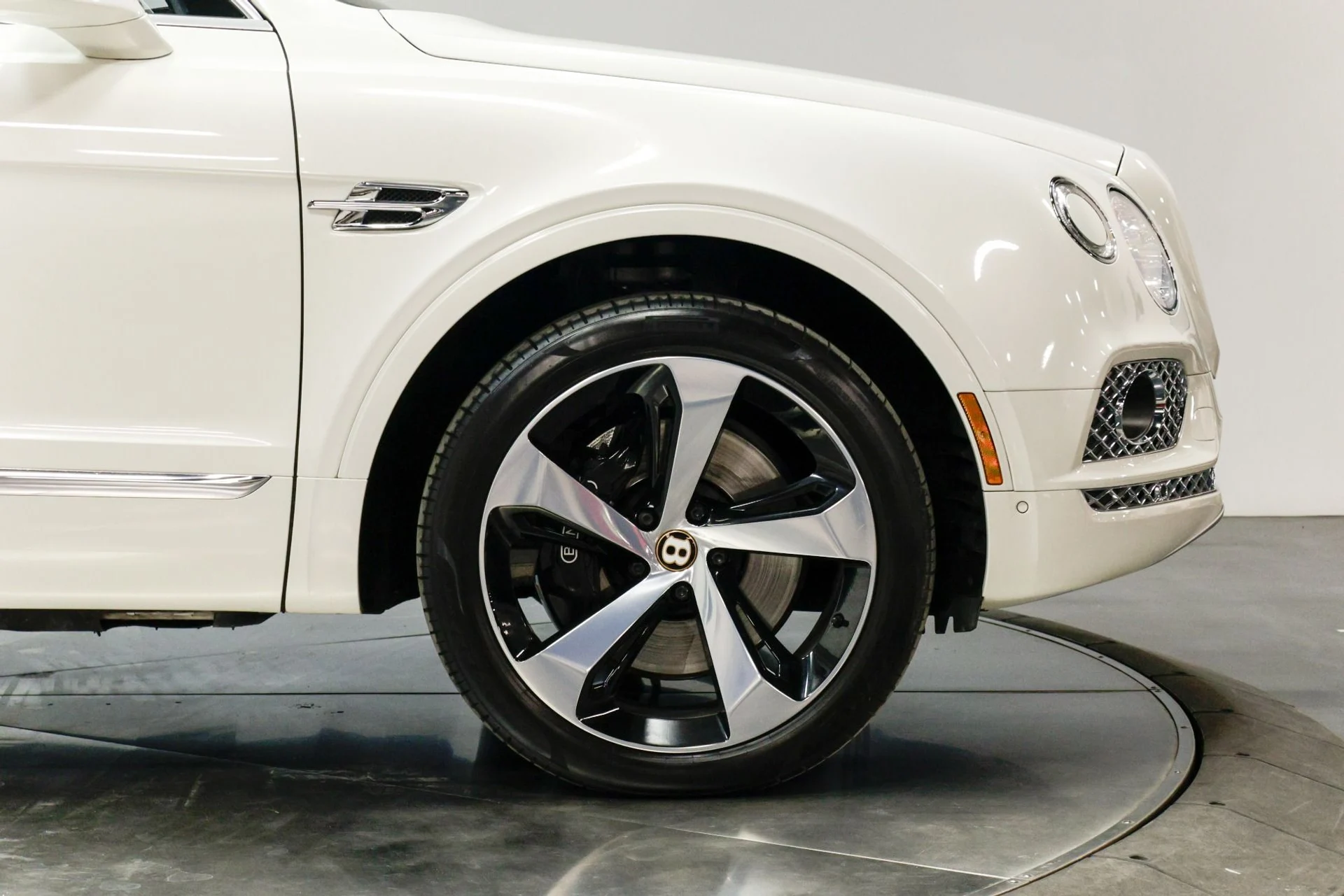 mph058_480004493_Used_2020_Bentley_Bentayga_V8_1760480790_908bb2f8af