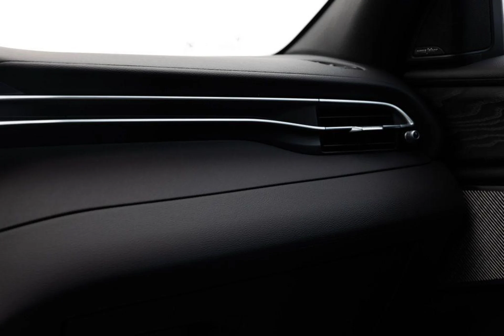 mph058_490608467_Tkjo7b_YTC_0_Ng7f_Hjv_Qh_Yav_W_Ikr_Y_169976eb17