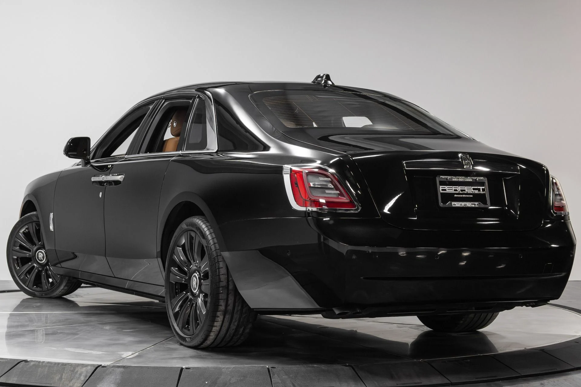 mph058_509087241_Used_2022_Rolls_Royce_Ghost_1767138760_06170b4dcb