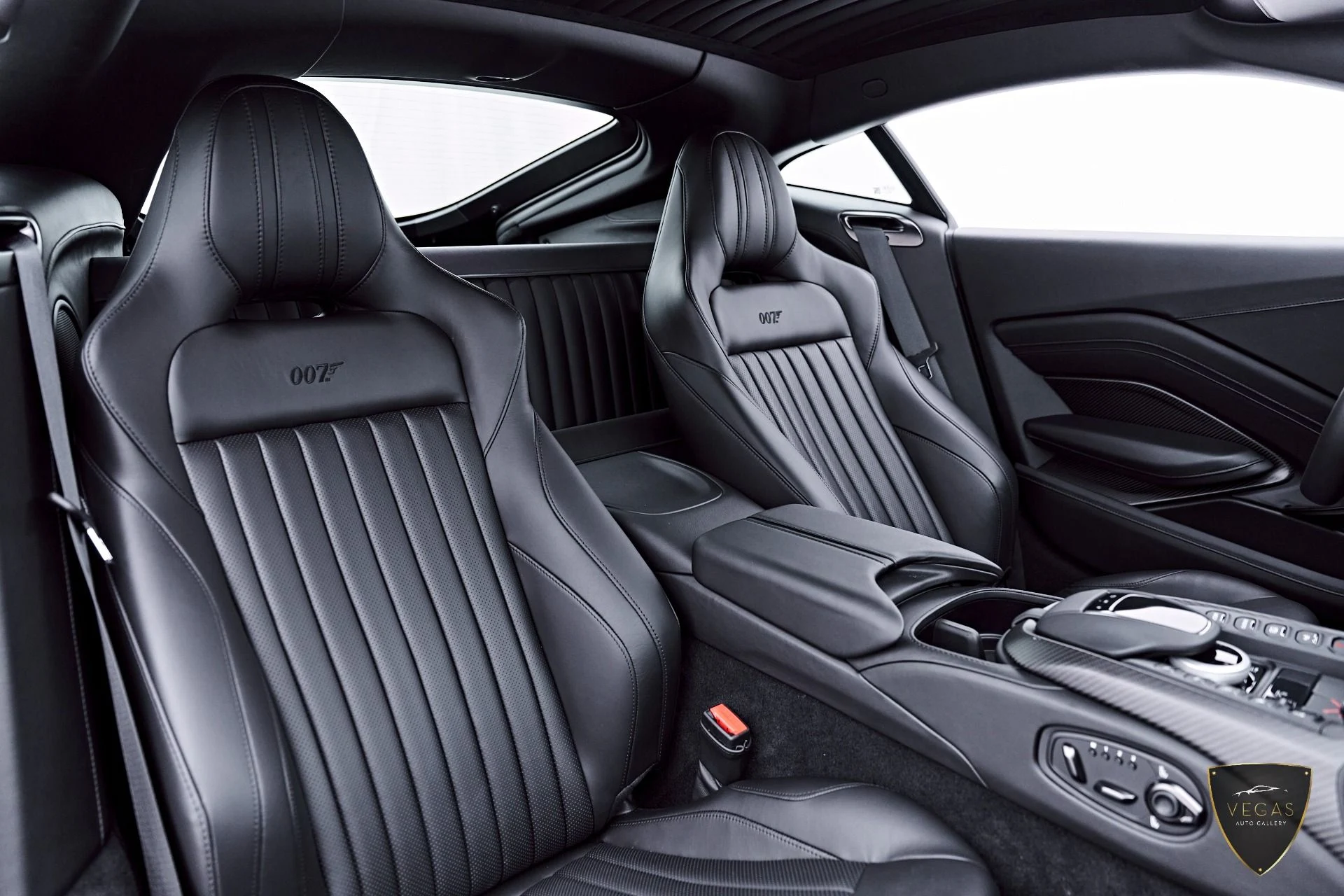 mph058_570727081_Used_2021_Aston_Martin_Vantage_Base_1785210169_d3f7b05f20