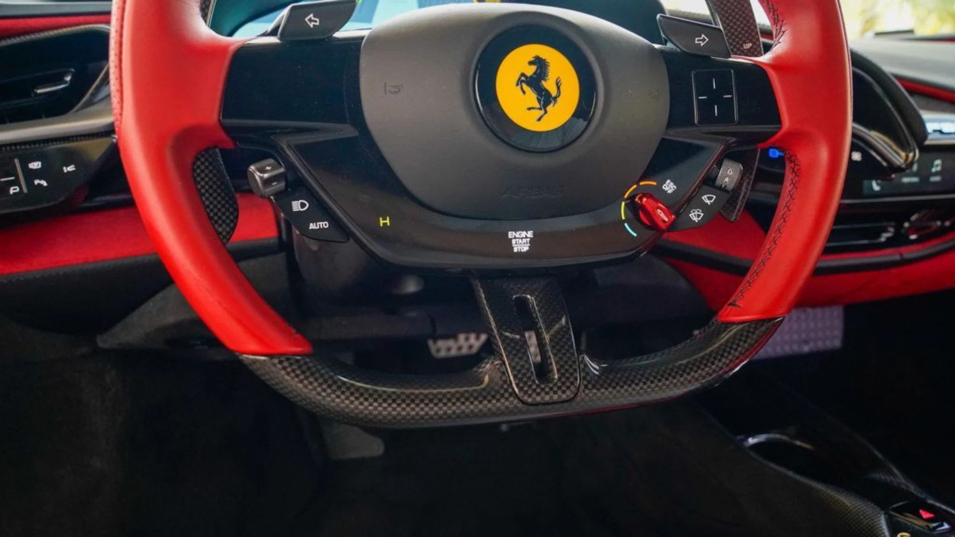 mph058_573125824_used_2022_ferrari_sf90_stradale_coupe_14354_22863433_59_1024_f24e00fdd8