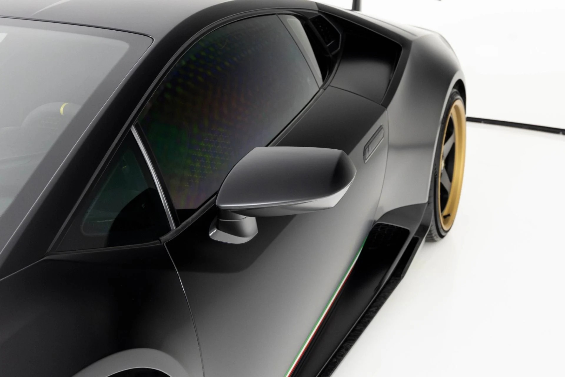 mph058_577639281_Used_2018_Lamborghini_Huracan_Performante_1762565932_7c0615e200