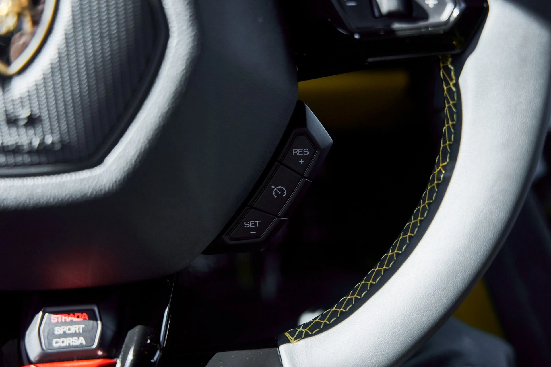 mph058_628489449_Used_2023_Lamborghini_Huracan_Tecnica_1768616202_ca3c2adc4a