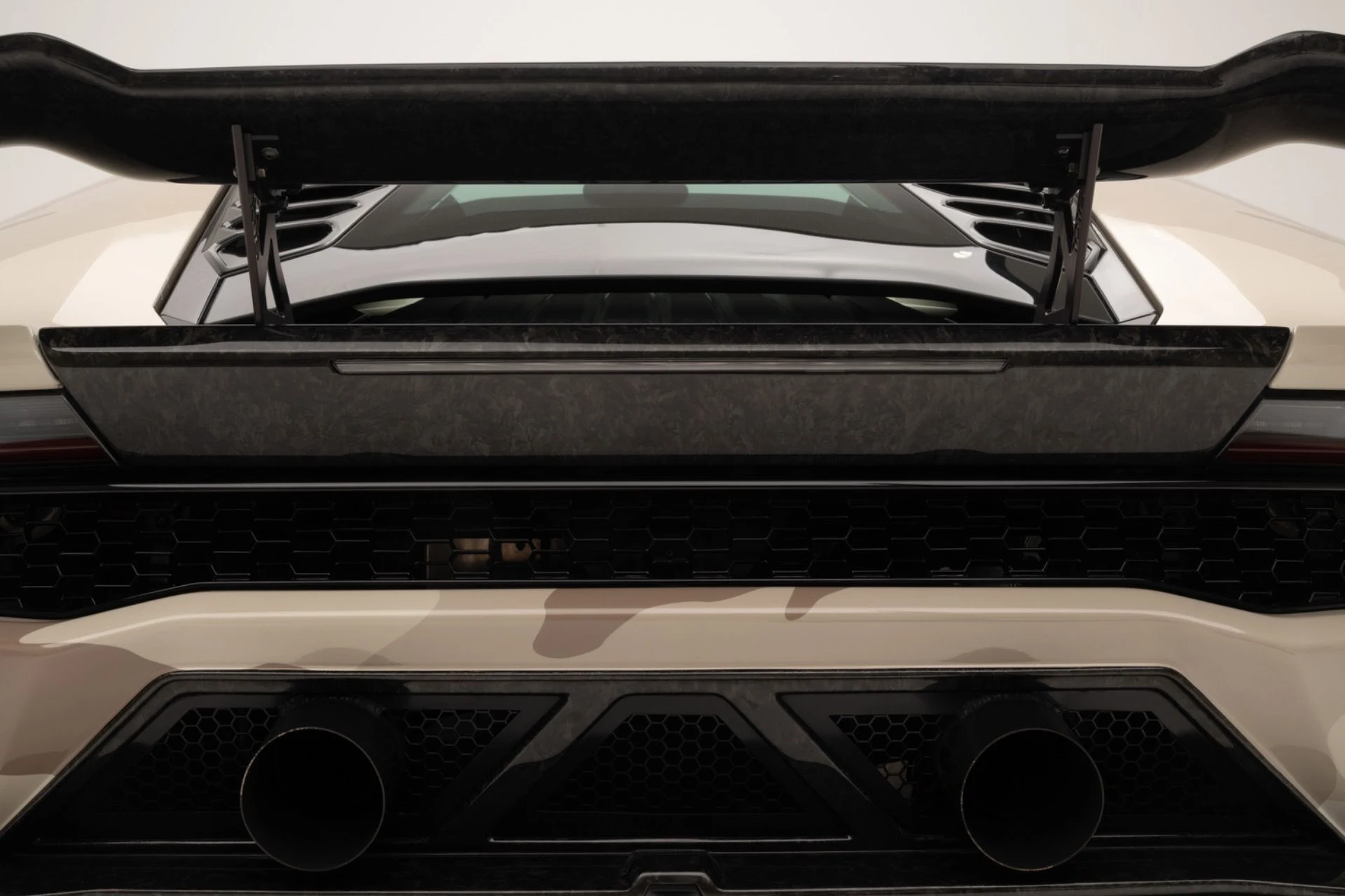 mph058_635670636_Used_2015_Lamborghini_Huracan_LP_610_4_1777064650_ded7f4cfbf