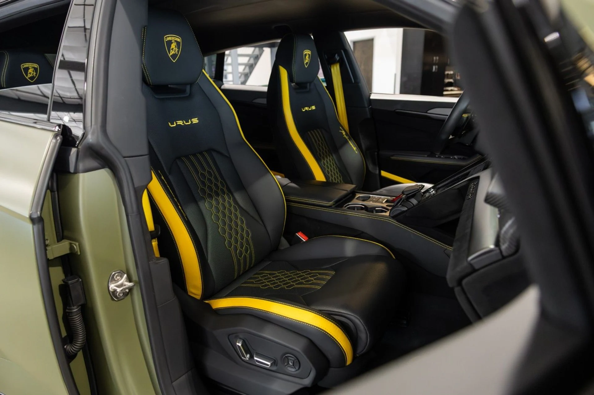 mph058_671275724_zw_57bdeebf00