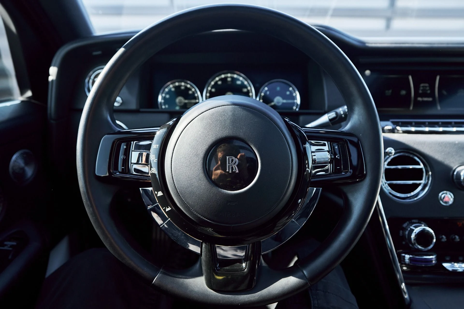 mph058_75236806_Used_2019_Rolls_Royce_Cullinan_Base_1767201748_c28df20d62