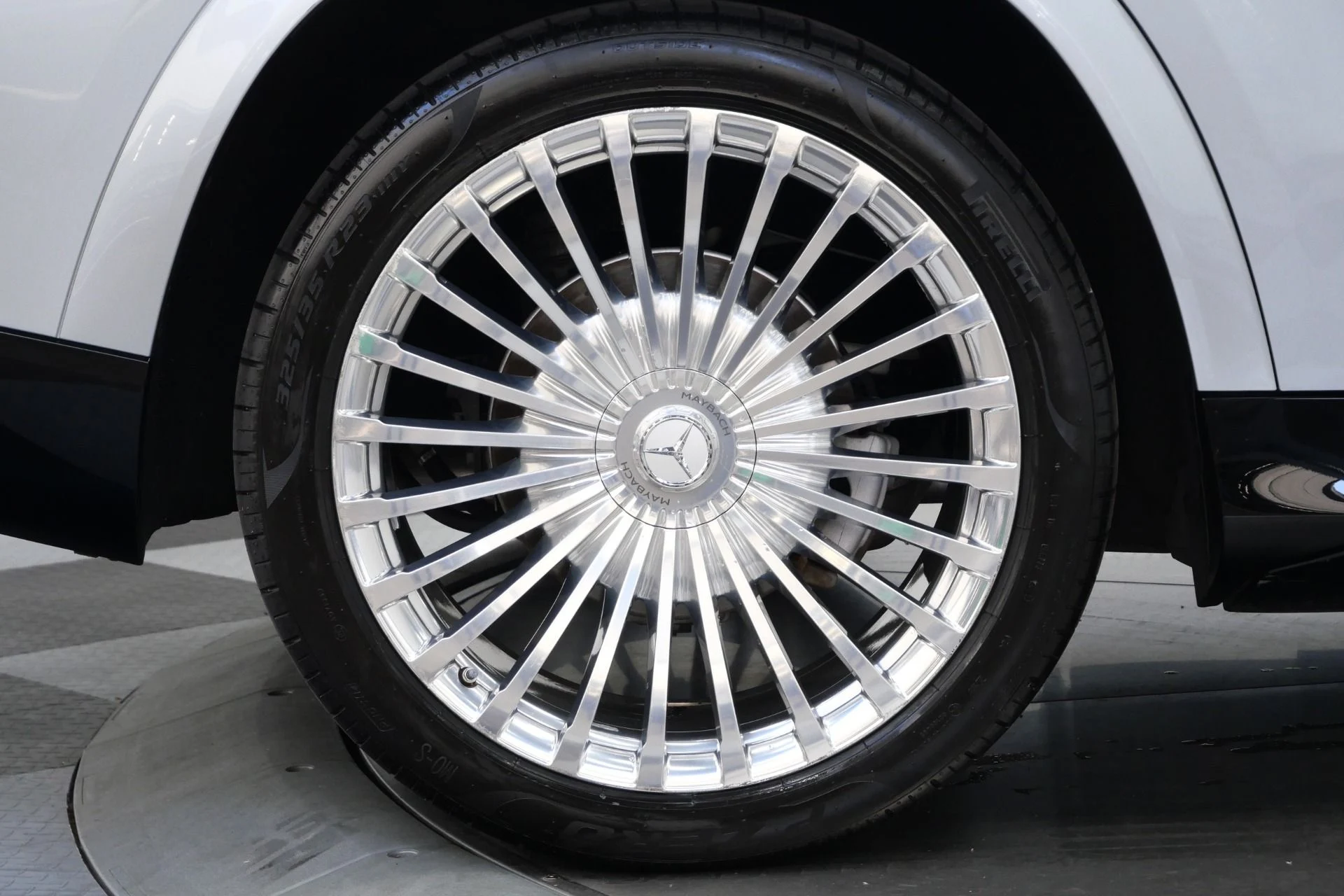 mph058_762437020_Used_2024_Mercedes_Benz_Maybach_GLS_600_4_MATIC_Factory_Two_Tone_paint_Polished_Wheels_Loaded_1774374618_aa9a57ef25