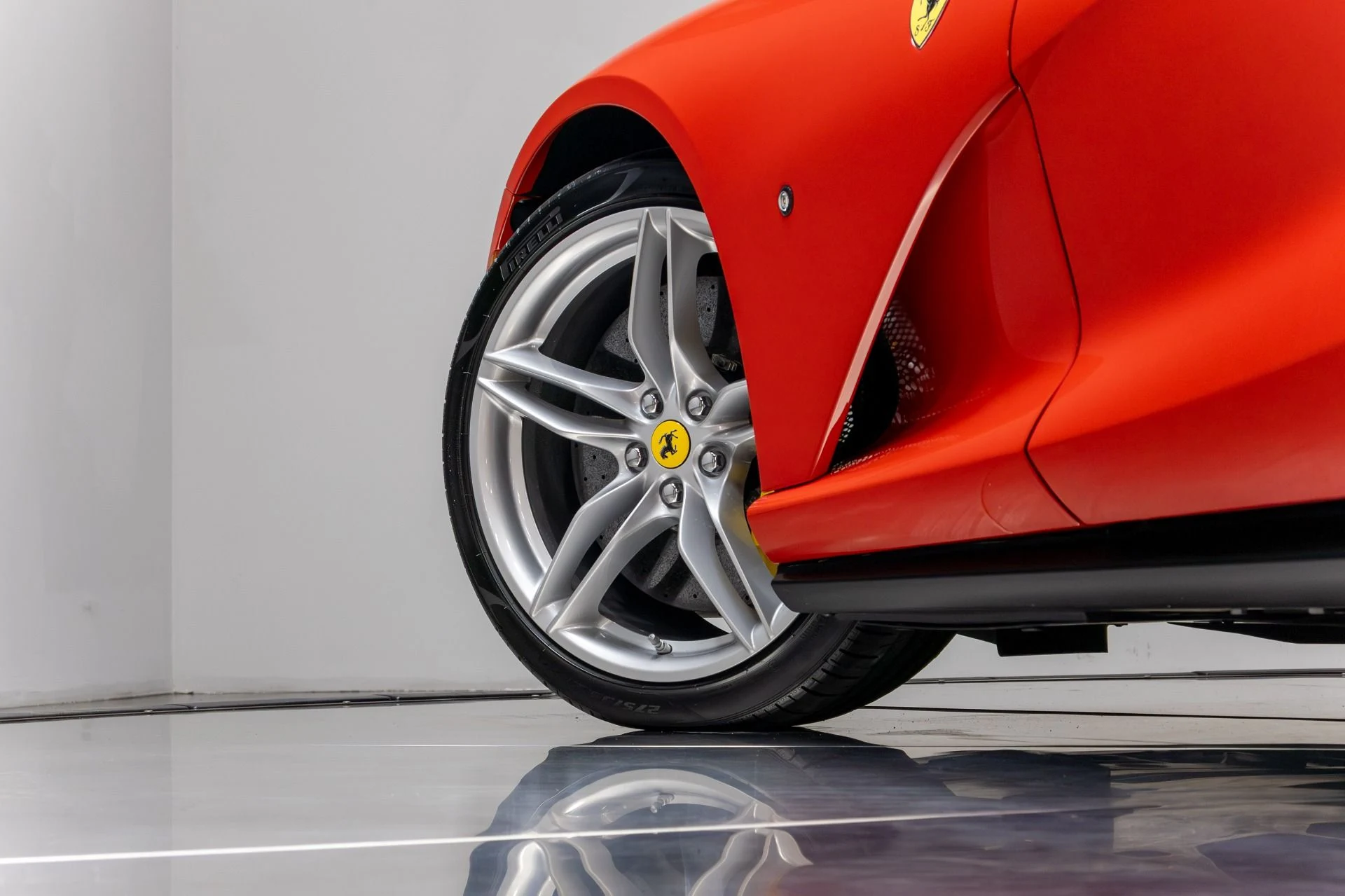 mph058_770630107_Used_2018_Ferrari_812_Superfast_1763480061_9b0f3b178e