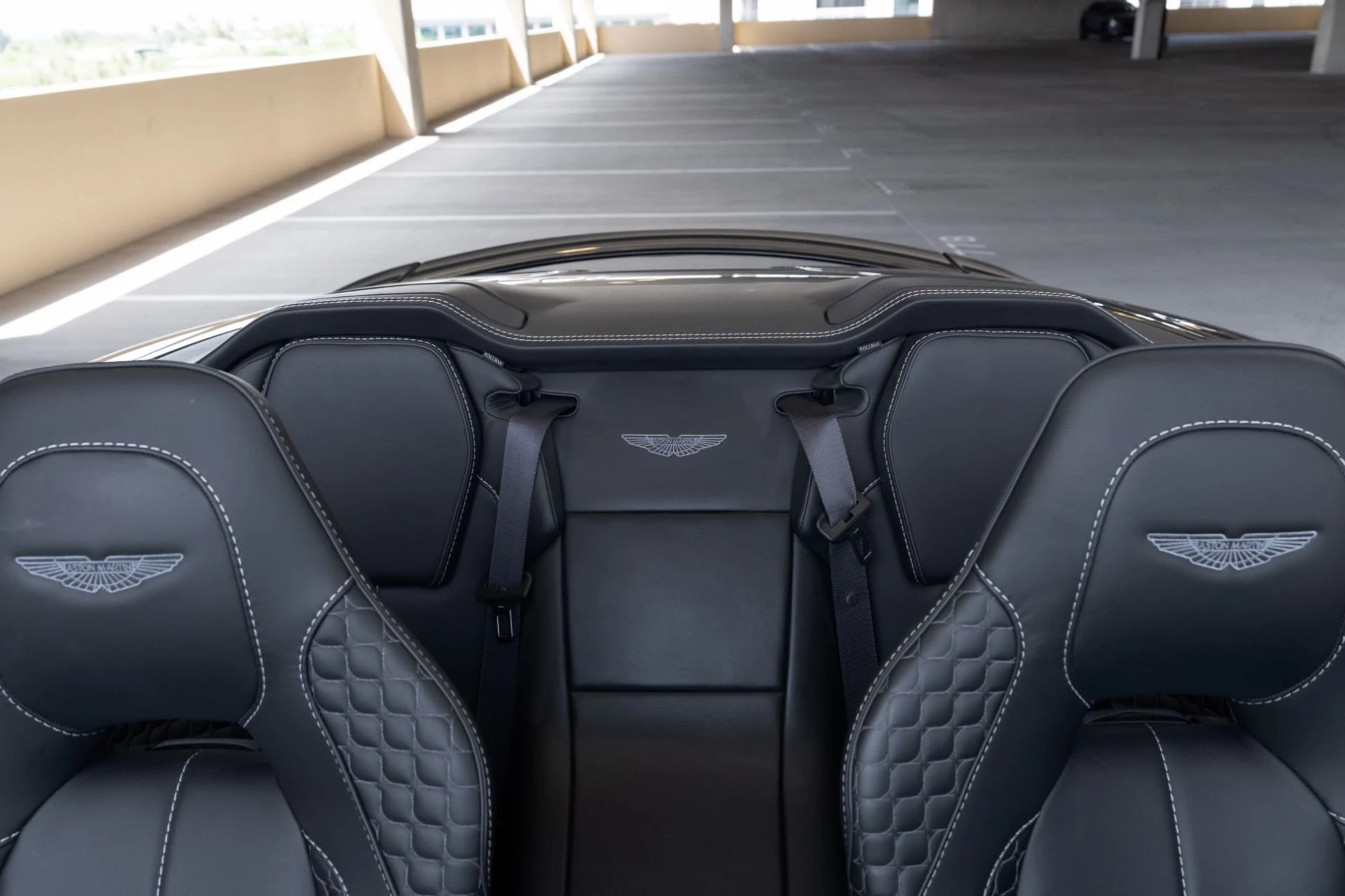 mph058_809298911_Used_2015_Aston_Martin_Vanquish_Volante_1776978035_f0ff682b6b