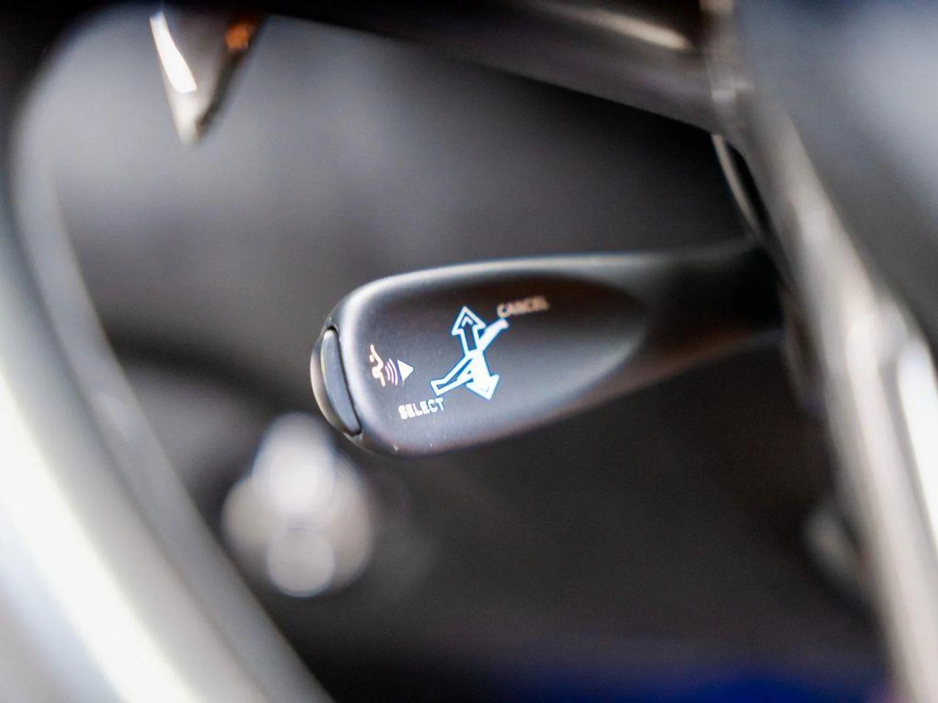 mph058_850276272_Gg_E3t0g_Yrhh_Cndkqr_G8m3c_UY_1b_E_12d532a216