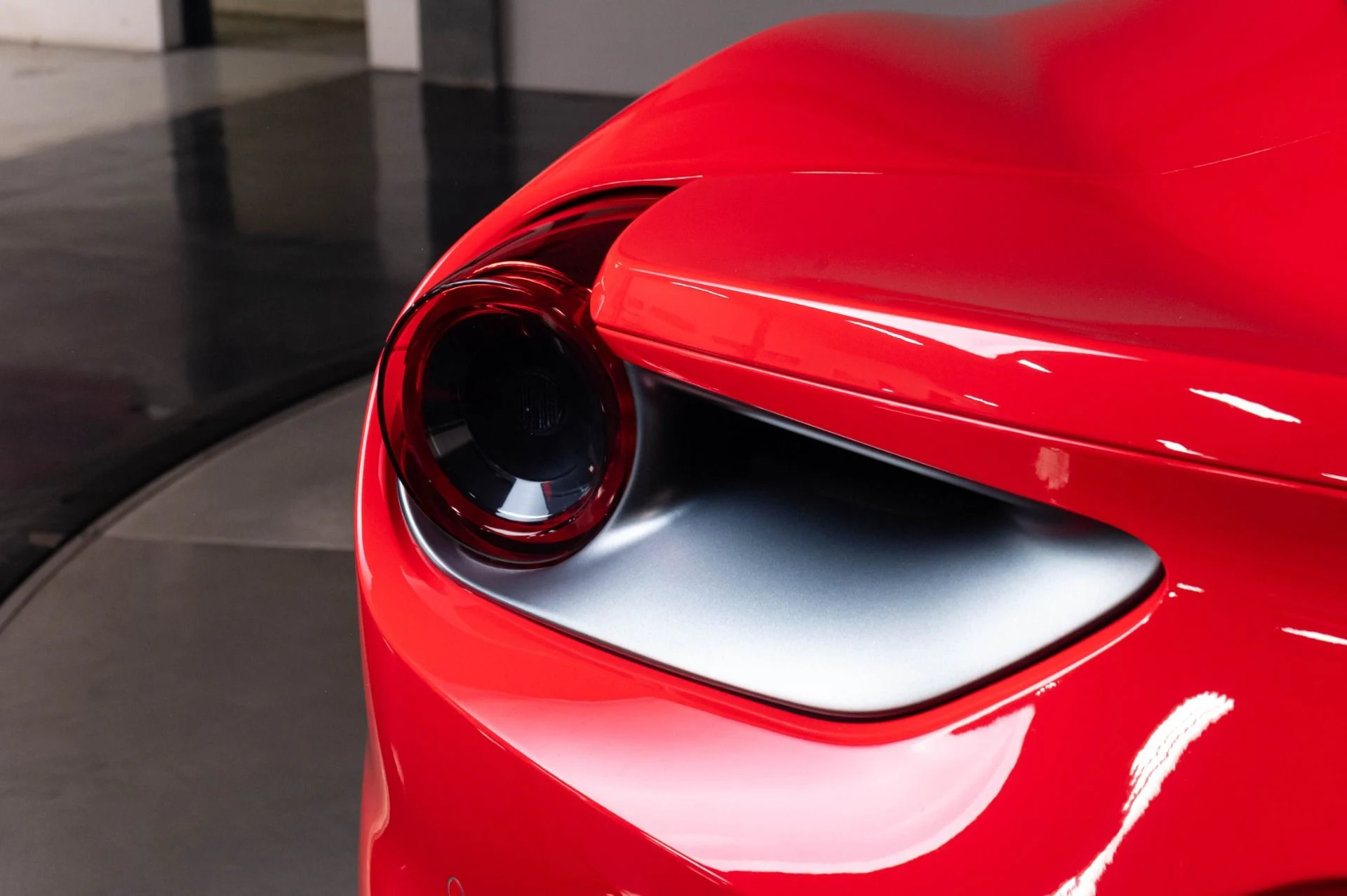 mph058_945102362_Used_2018_Ferrari_488_GTB_1785189078_c569ab8a5c