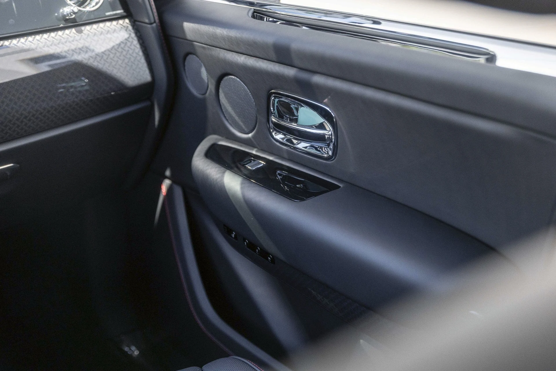 mph058_964202607_Hi_Tech_Luxury_Imports_LLC_SLA_43_HA_07_TU_235148_image_58_1a9f2f9af0