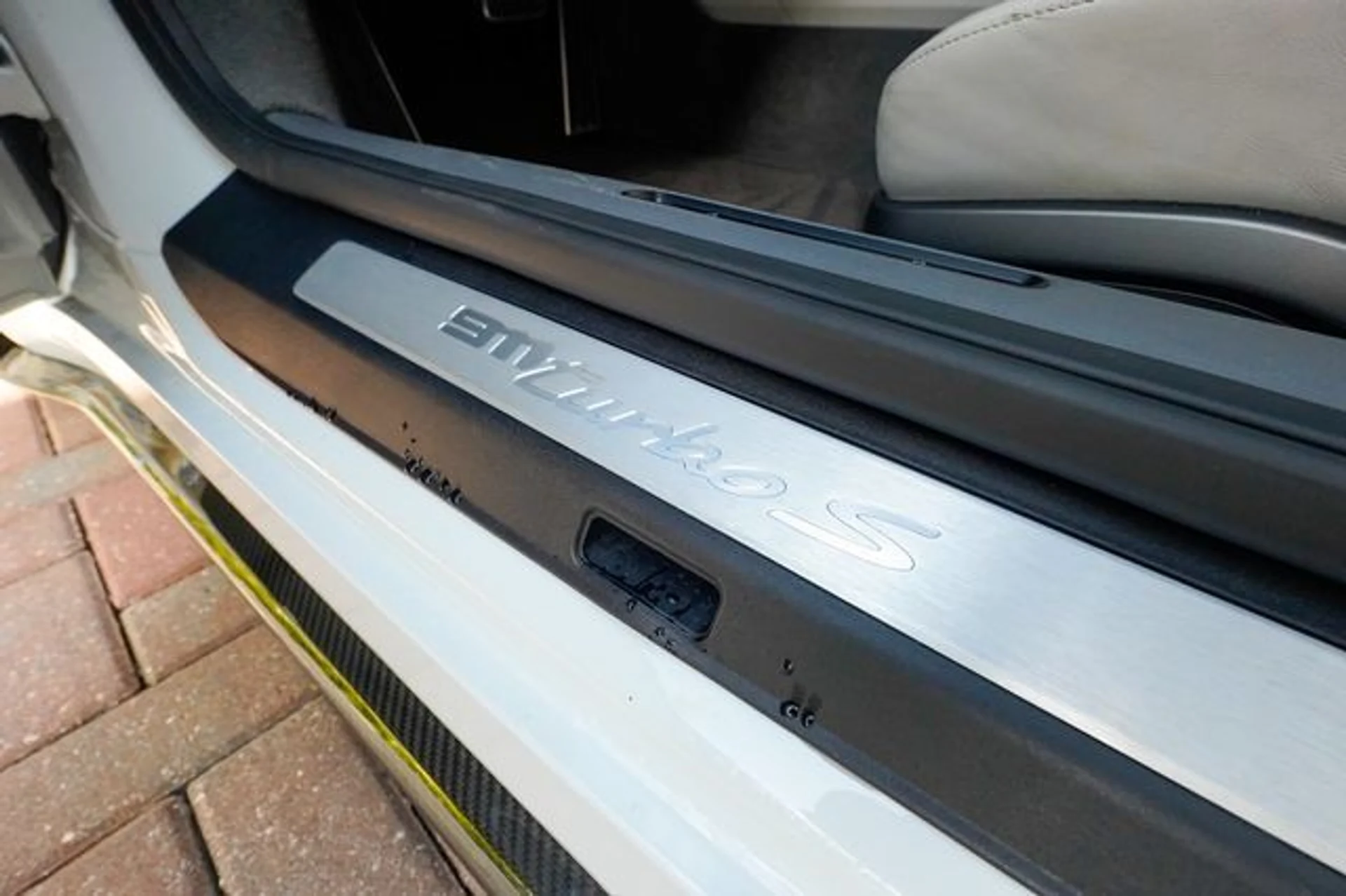 mph058_993225040_23018169_59_a117faf409