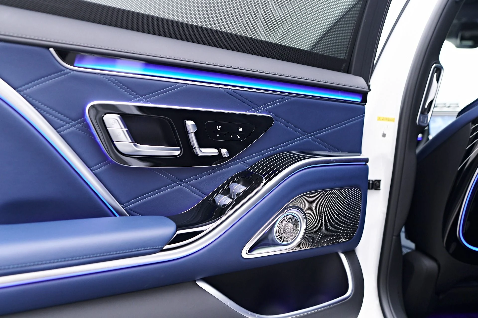 mph058_997300560_Used_2024_Mercedes_Benz_S_Class_Maybach_S_680_1749232025_10afa9fb26