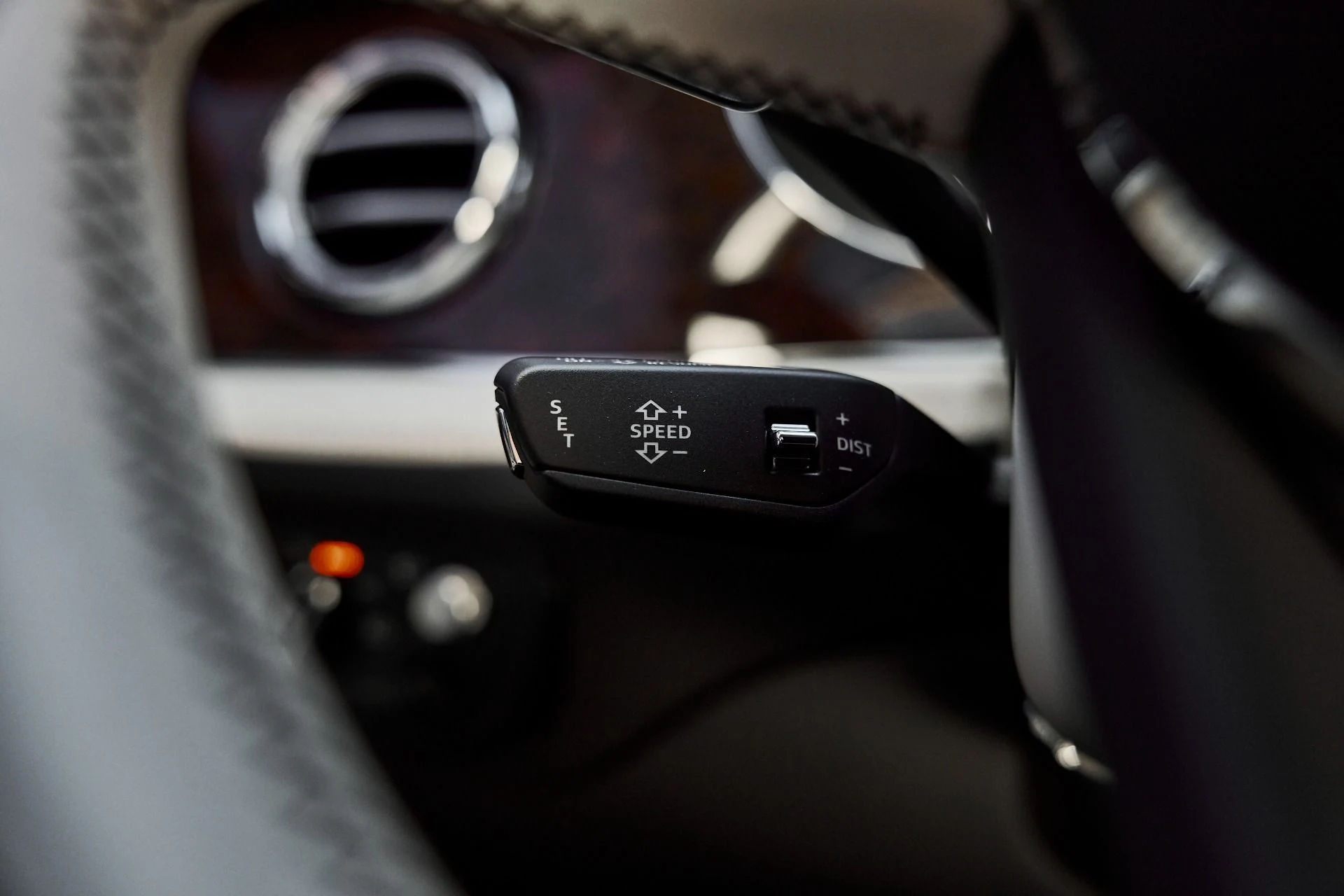 mph059_1003895913_Used_2023_Bentley_Bentayga_EWB_Azure_1773968903_bfe7faf214