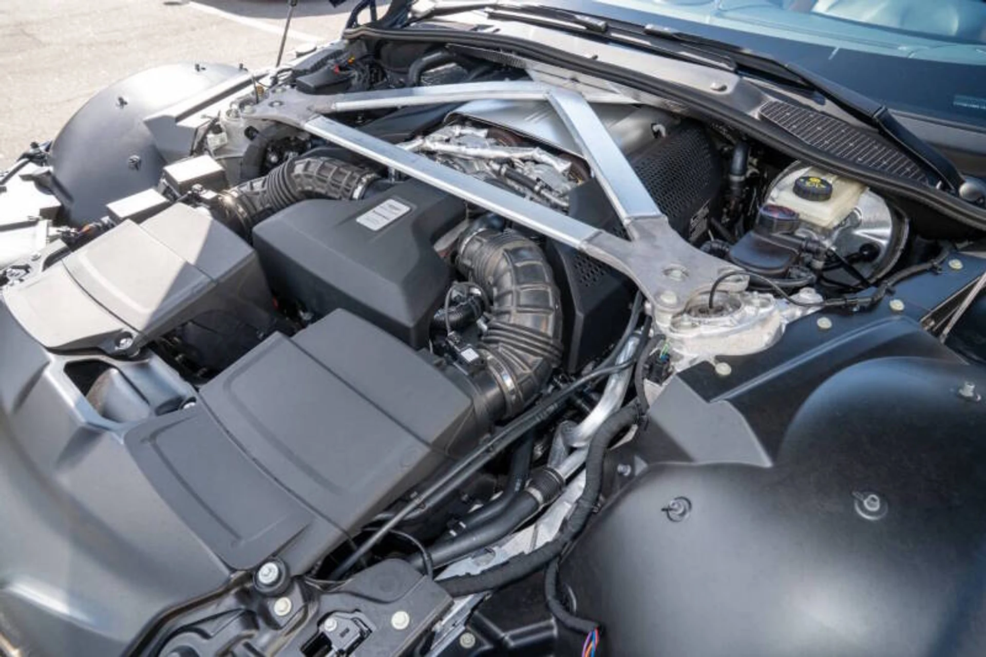 mph059_1022041508_2020_aston_martin_vantage_base_2dr_coupe_832e12734c