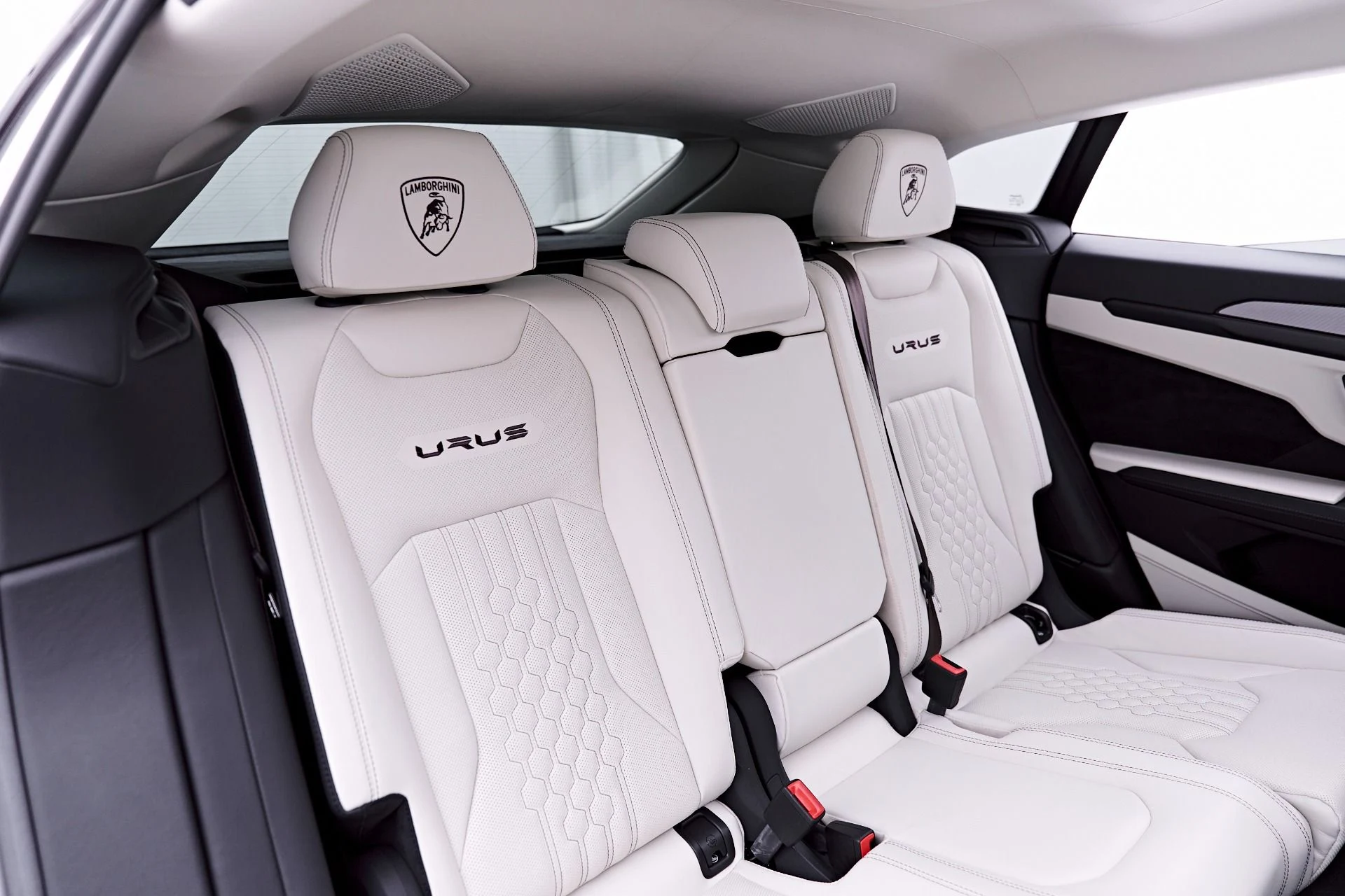mph059_1036021335_Used_2023_Lamborghini_Urus_S_1781910666_07119b27f3
