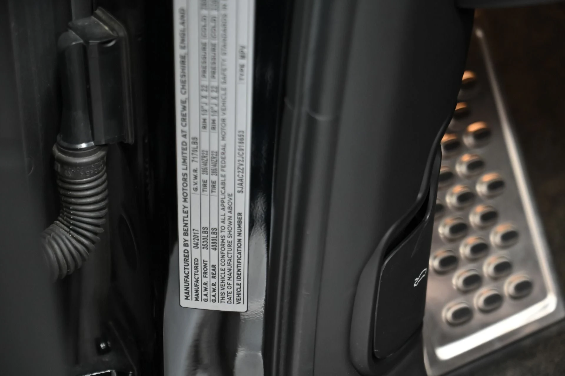 mph059_1041650895_Used_2018_Bentley_Bentayga_W12_1759788100_31066f4af0