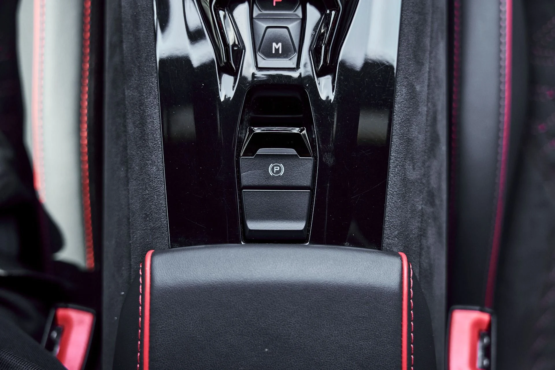 mph059_1050931277_Used_2023_Lamborghini_Huracan_Tecnica_Base_1773532174_318a3d4465