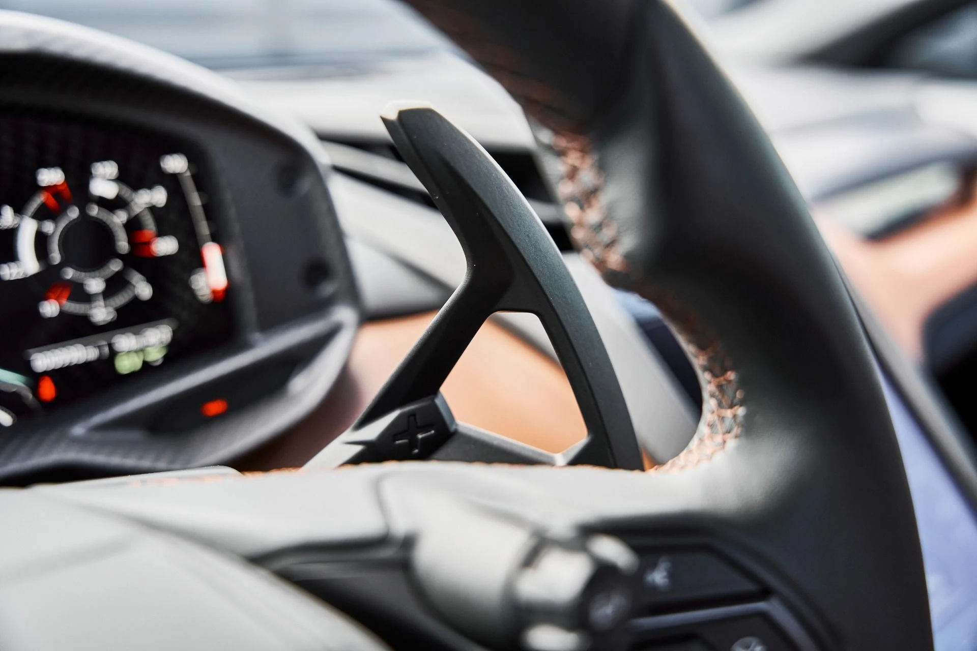 mph059_106644892_Used_2025_Lamborghini_Revuelto_Base_1777078180_28745c47e0