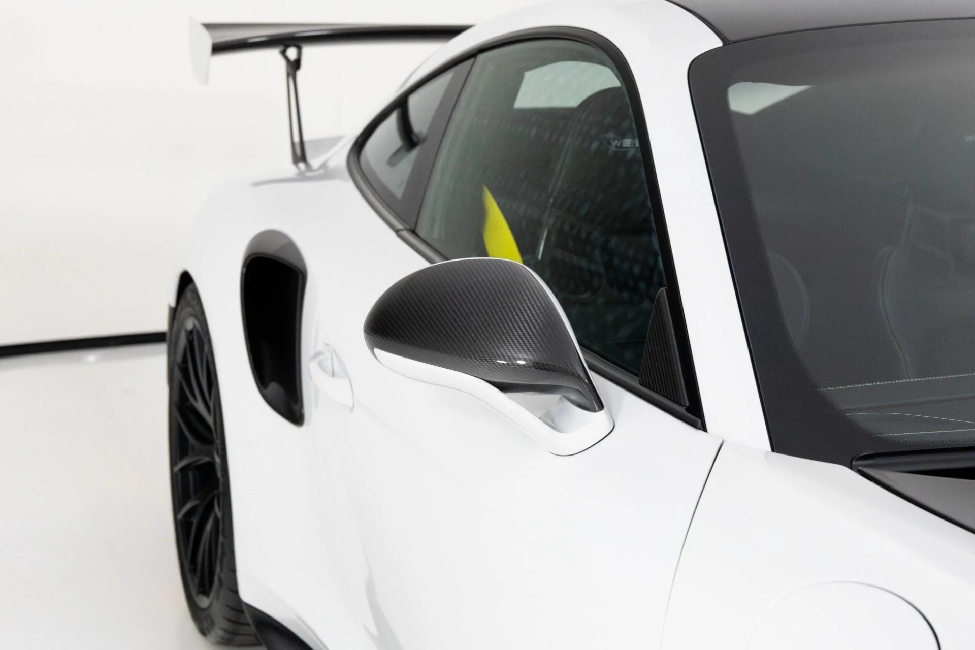 mph059_1082802650_Used_2018_Porsche_911_GT_2_RS_1762386696_780290d47a