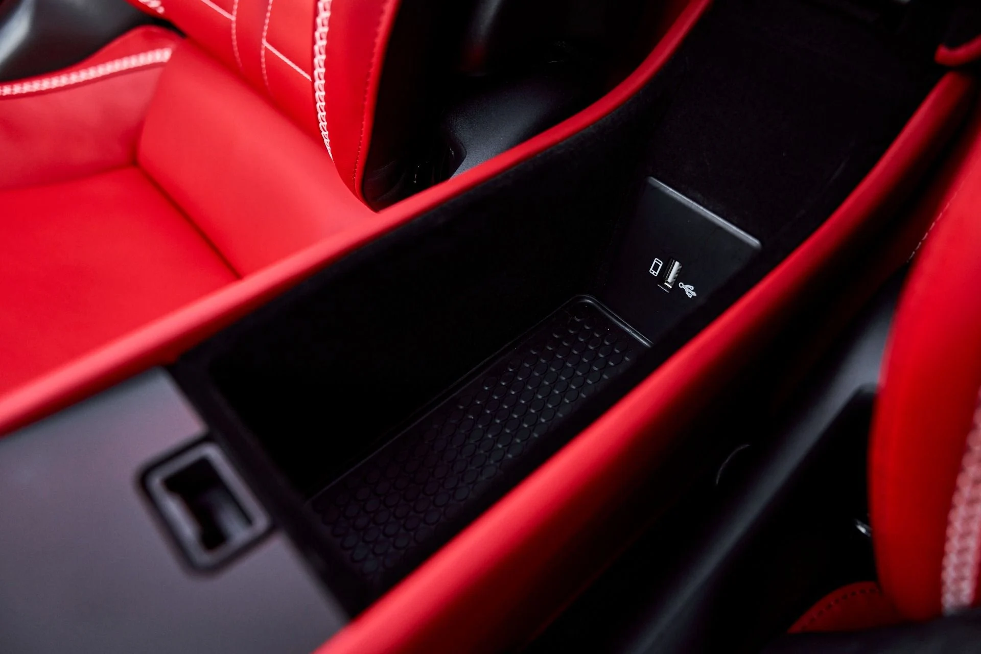 mph059_1083855972_Used_2025_Mc_Laren_GTS_1769482202_a04bcf8368