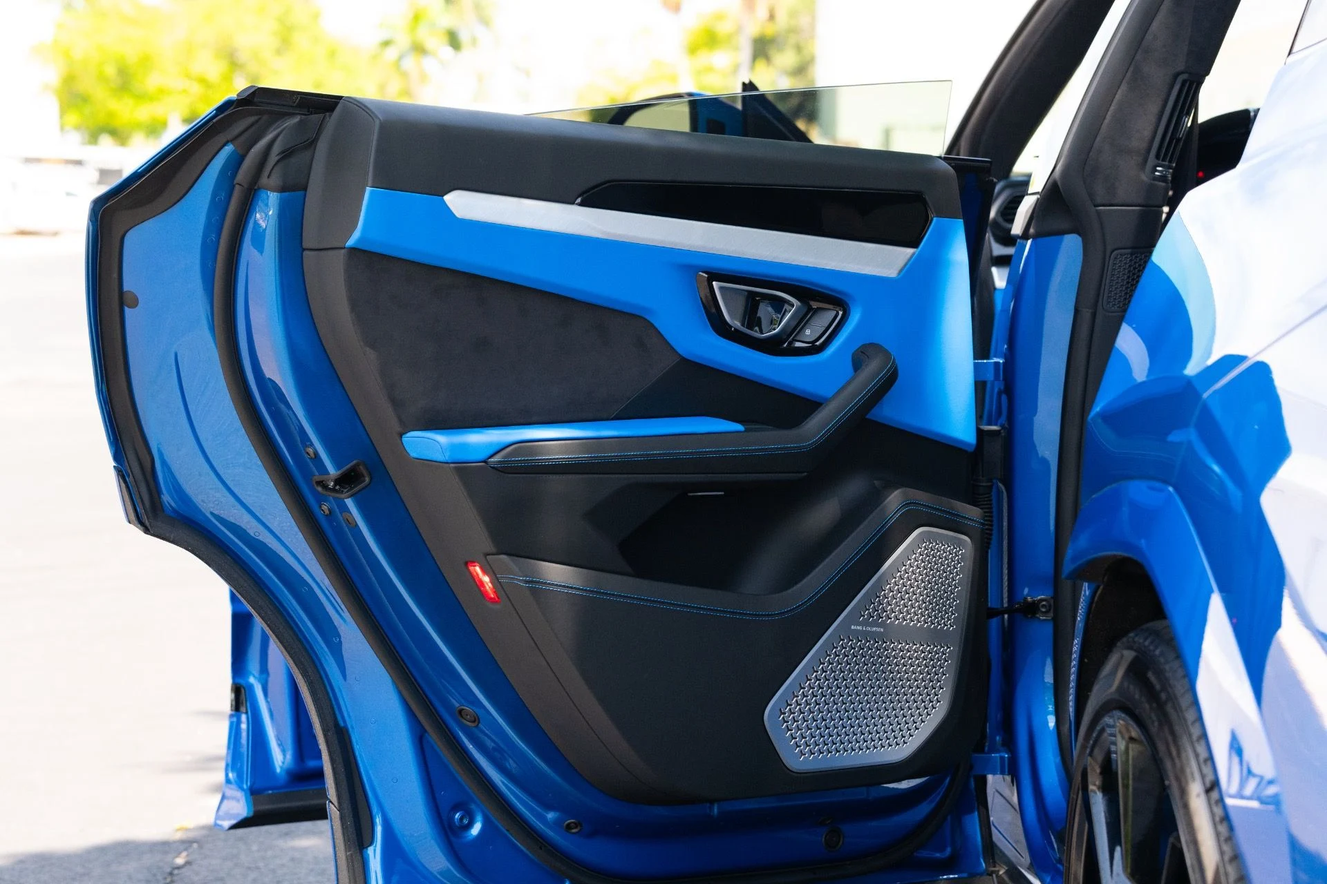 mph059_1084039463_Used_2019_Lamborghini_Urus_1781242066_aa4d903f4d